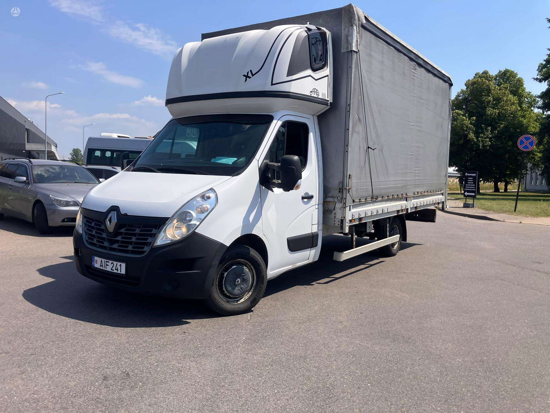 Renault Master.