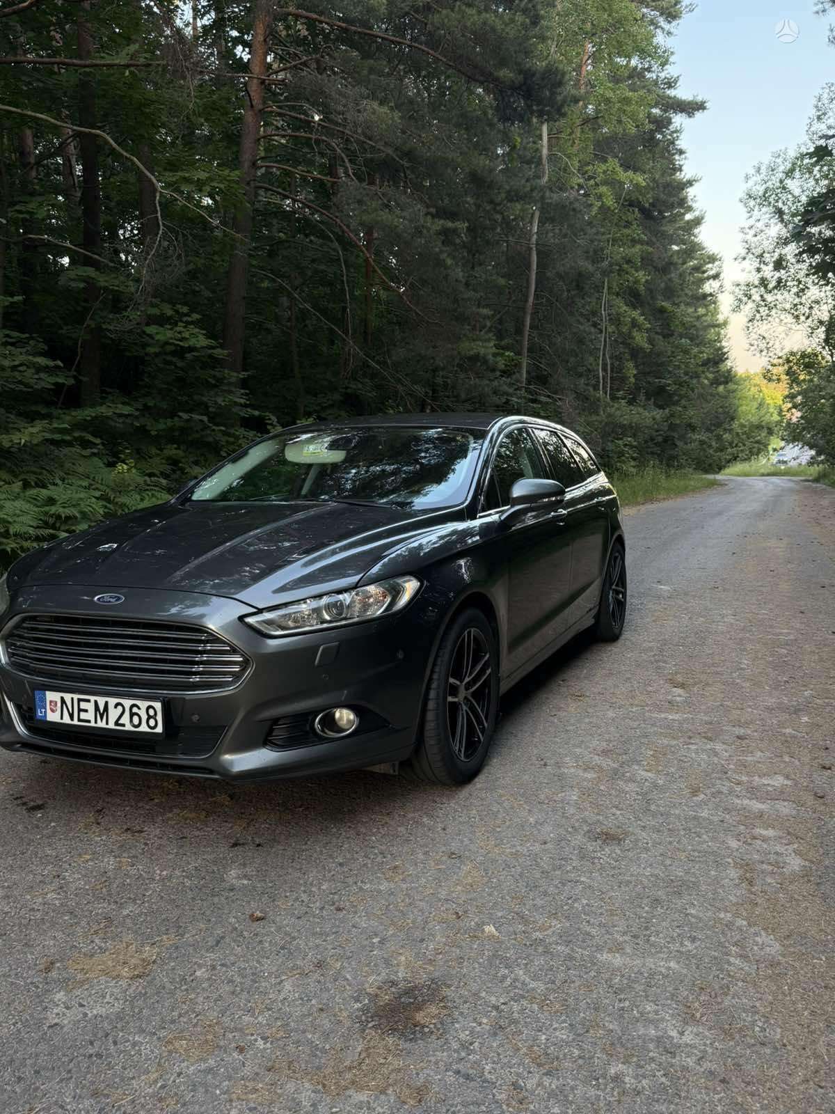 Ford Mondeo.