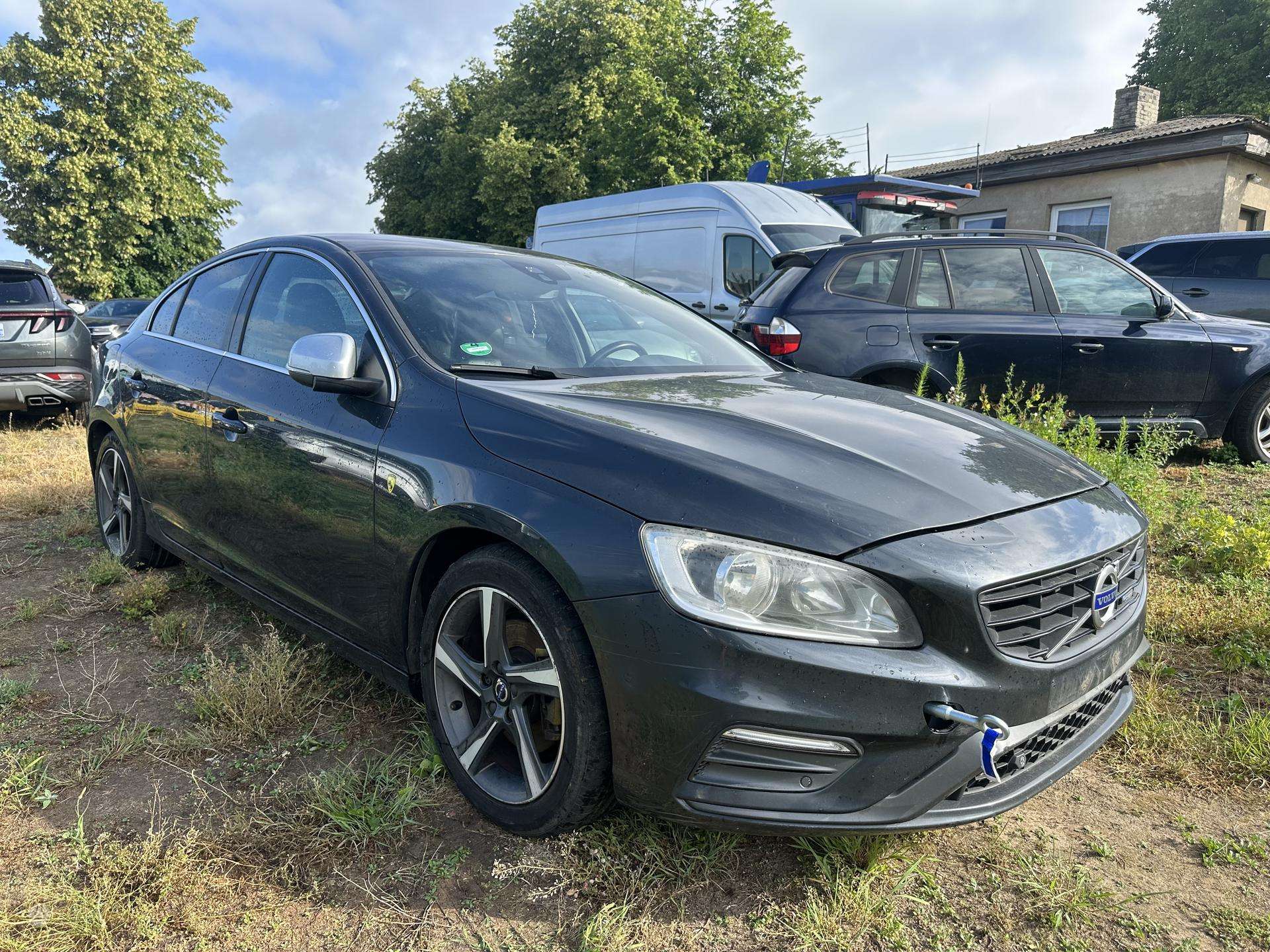 Volvo S60.