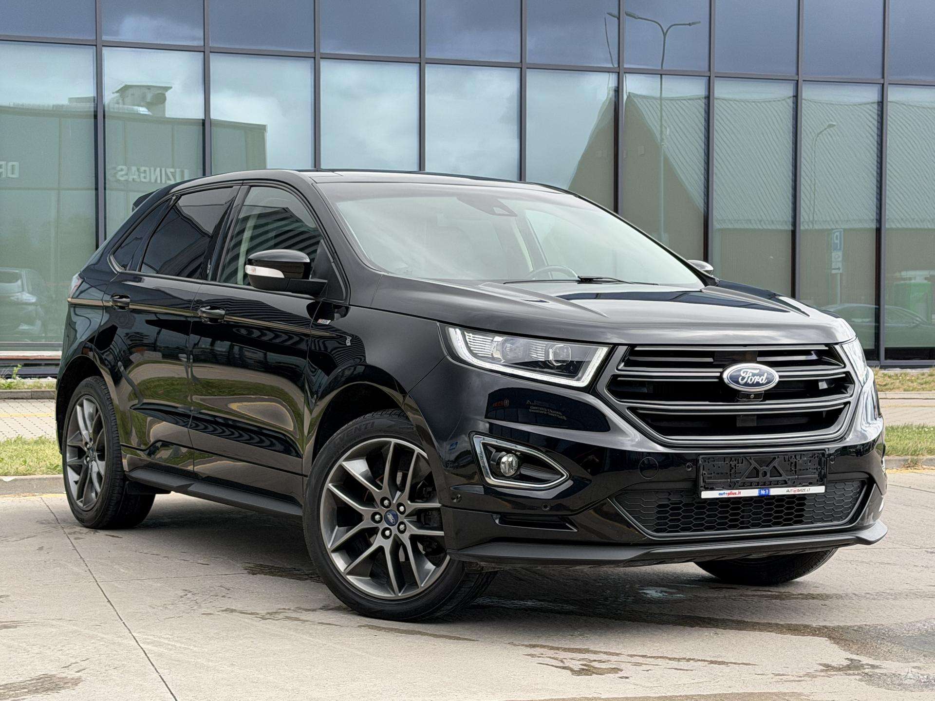 Ford Edge.