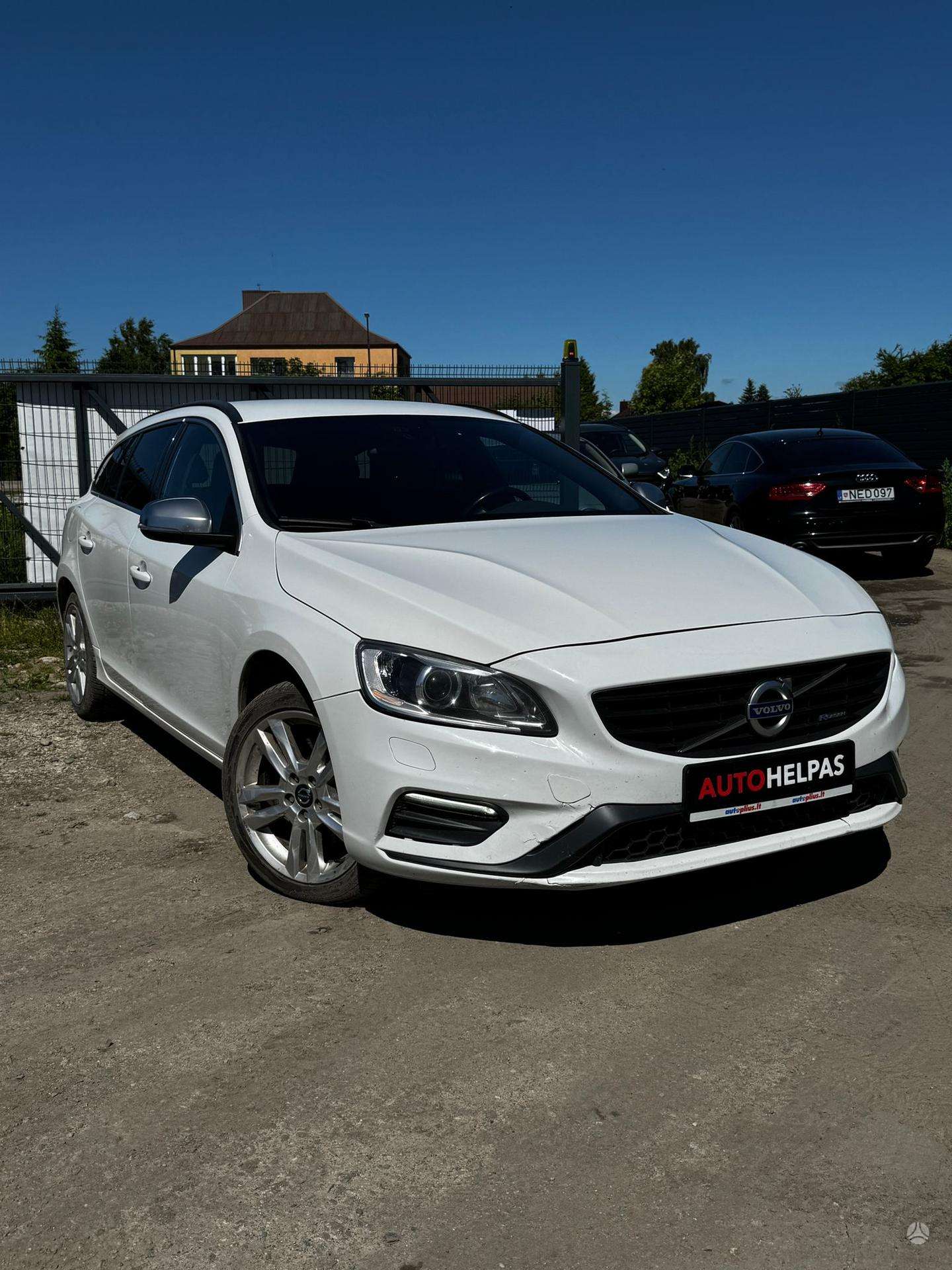 Volvo V60.