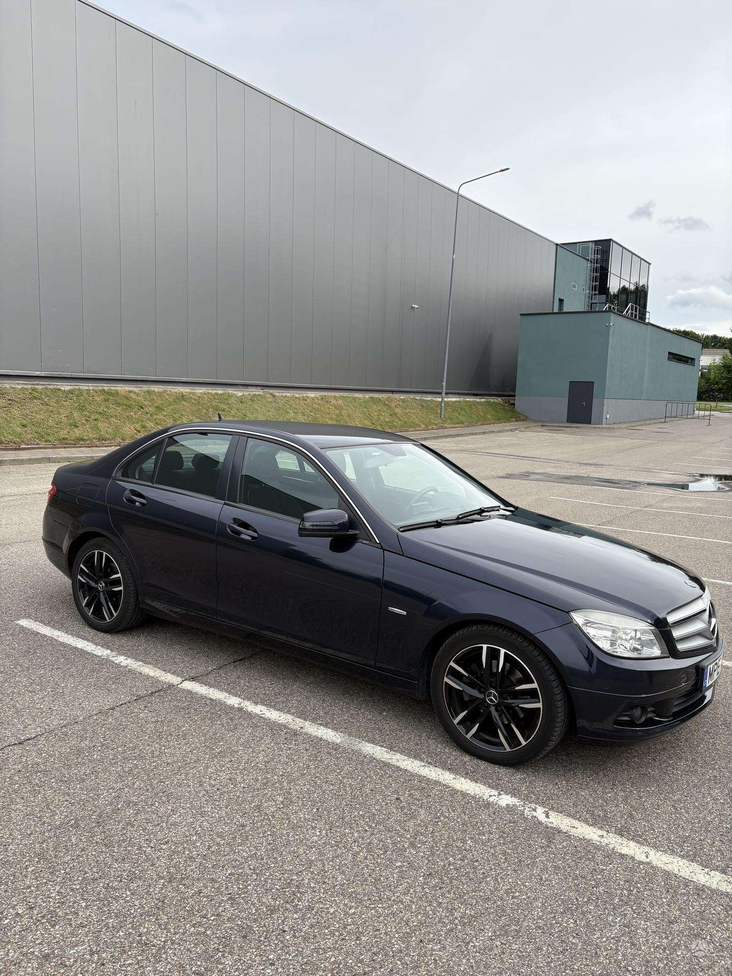 Mercedes-Benz C200