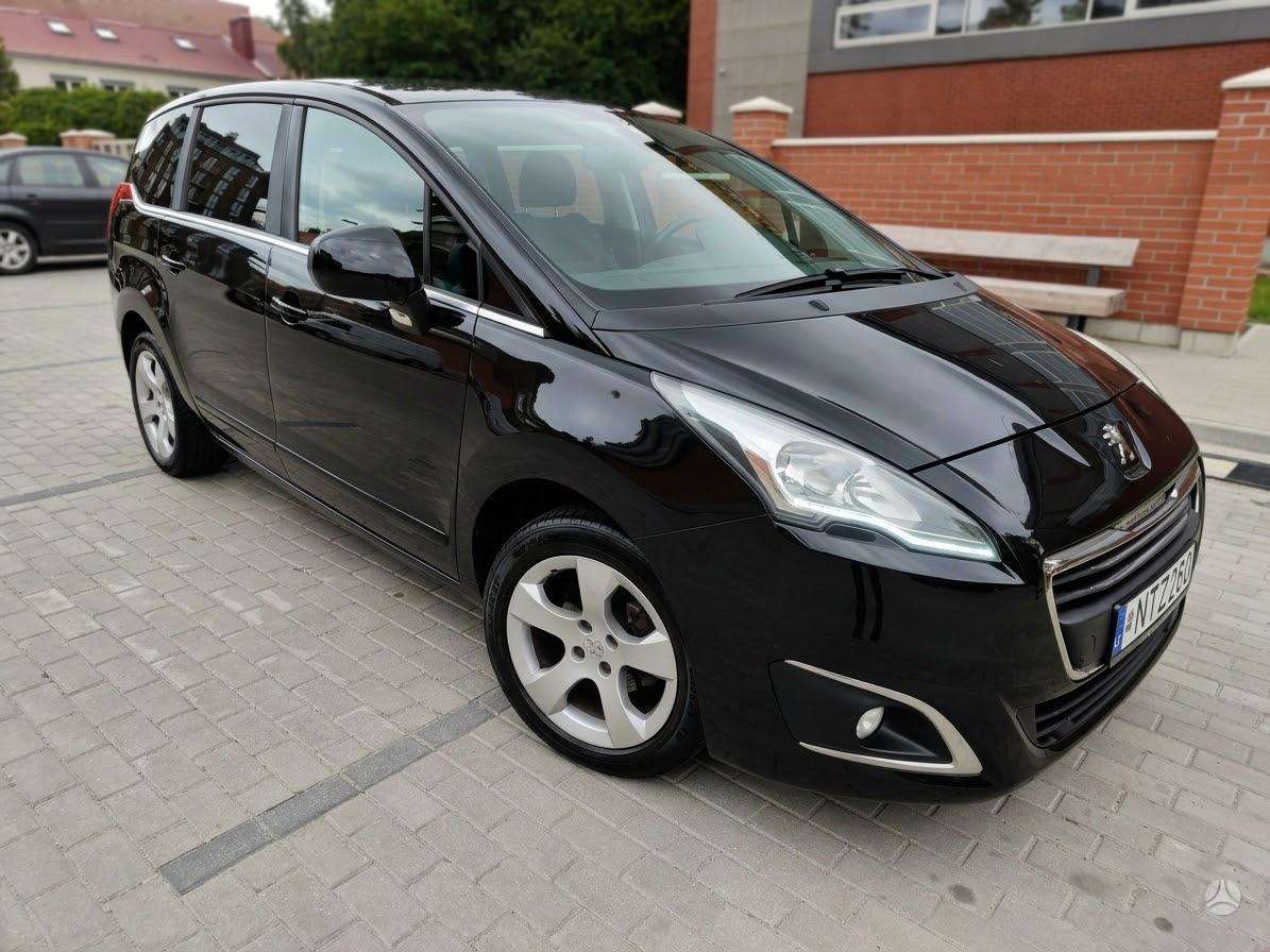 Peugeot 5008.