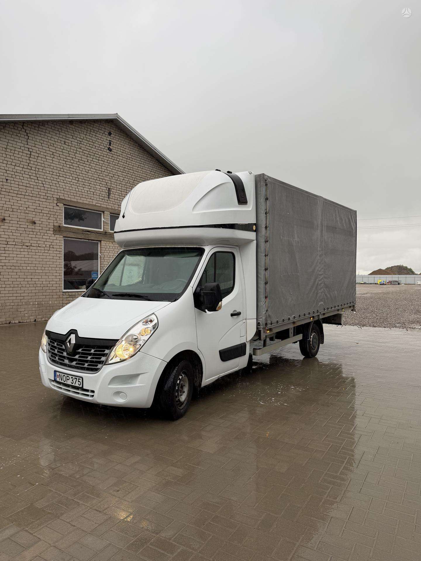 Renault Master.
