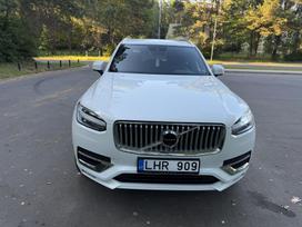 Volvo XC90.