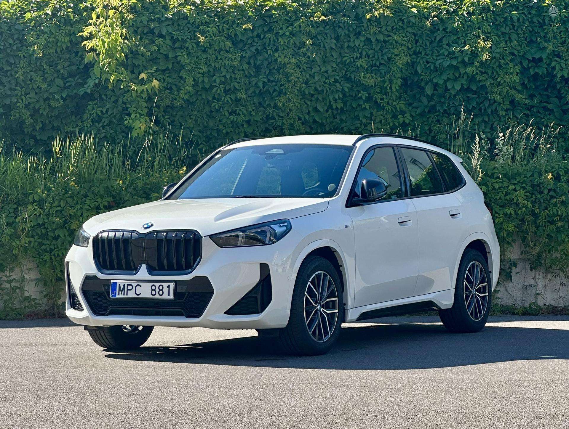 BMW X1.