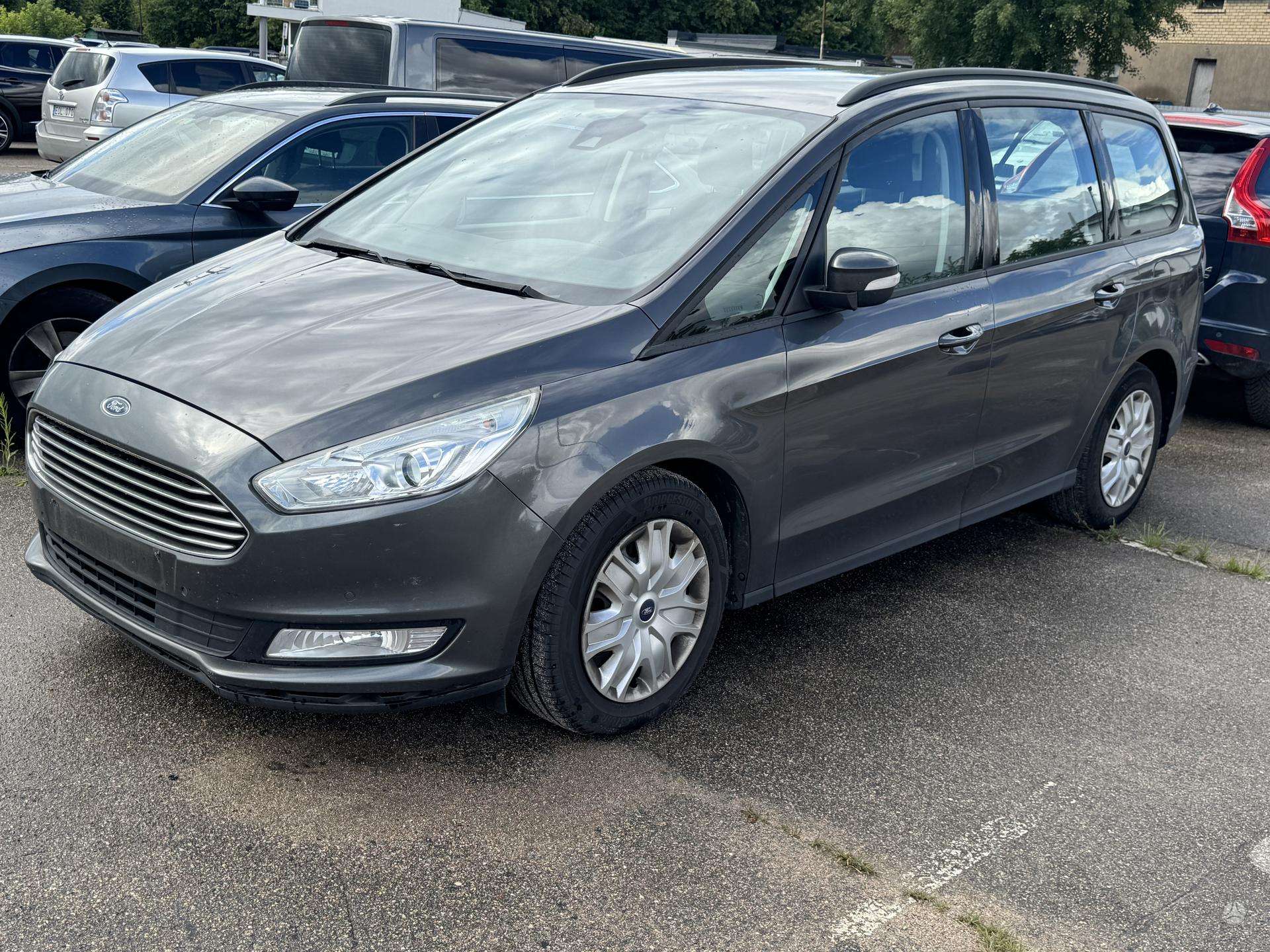 Ford Galaxy.