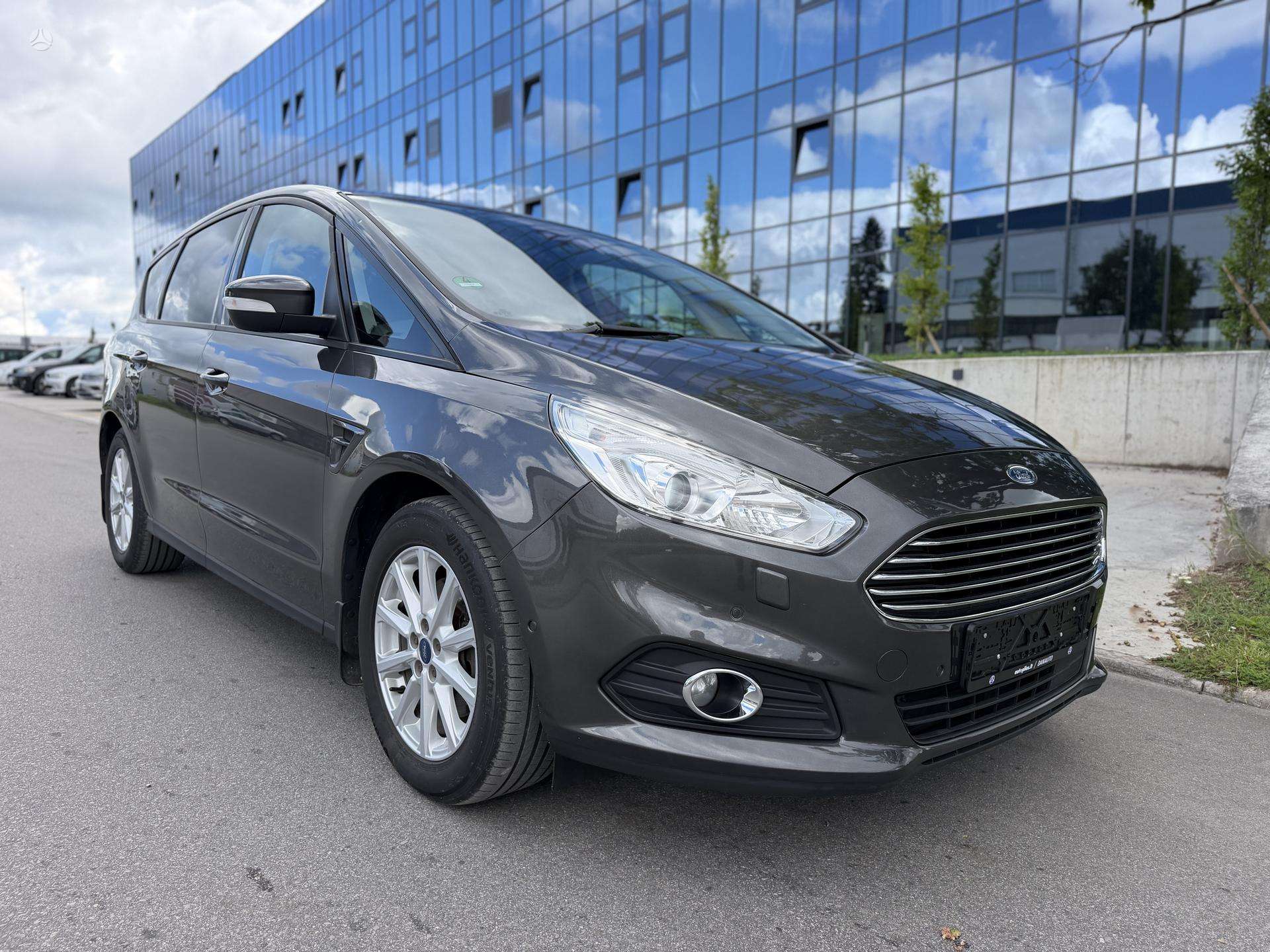 Ford S-MAX.