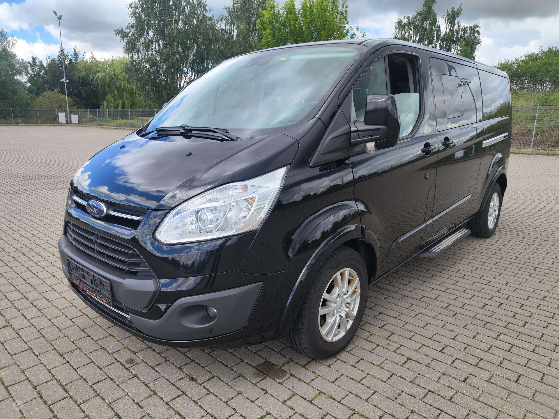 Ford Tourneo Custom.