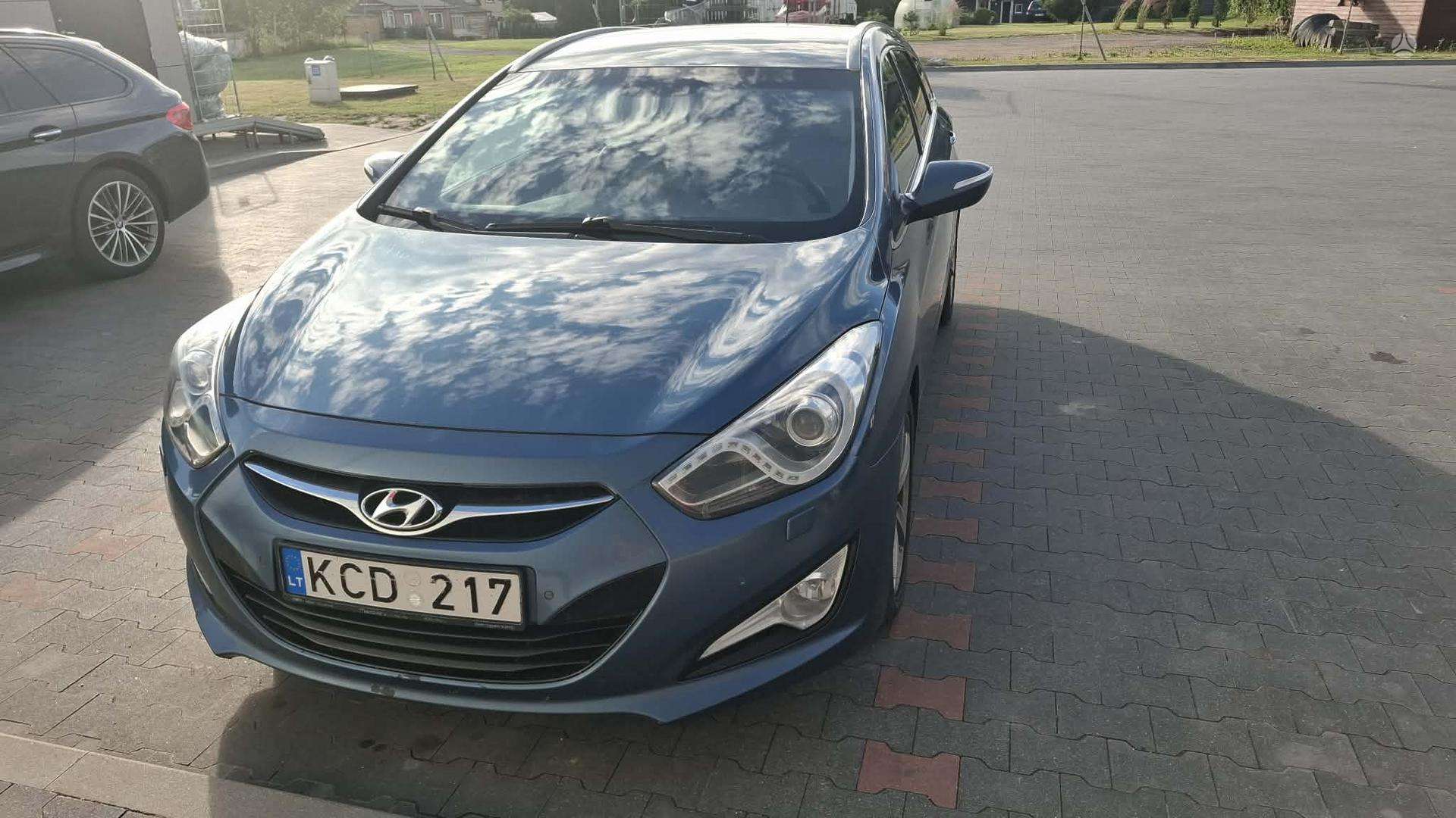 Hyundai i40.