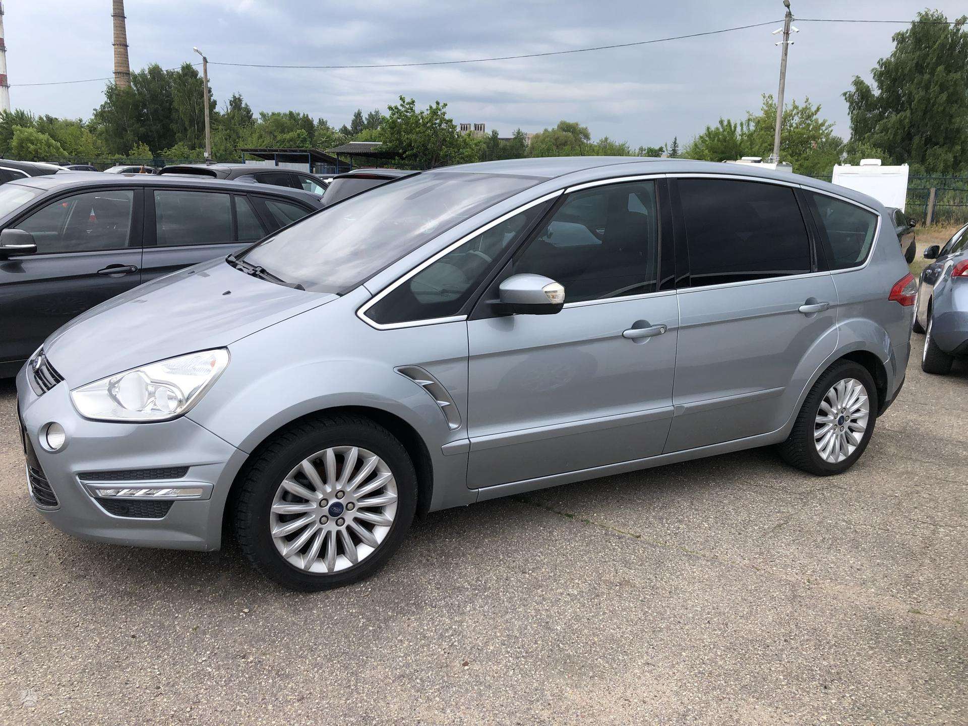 Ford S-MAX.