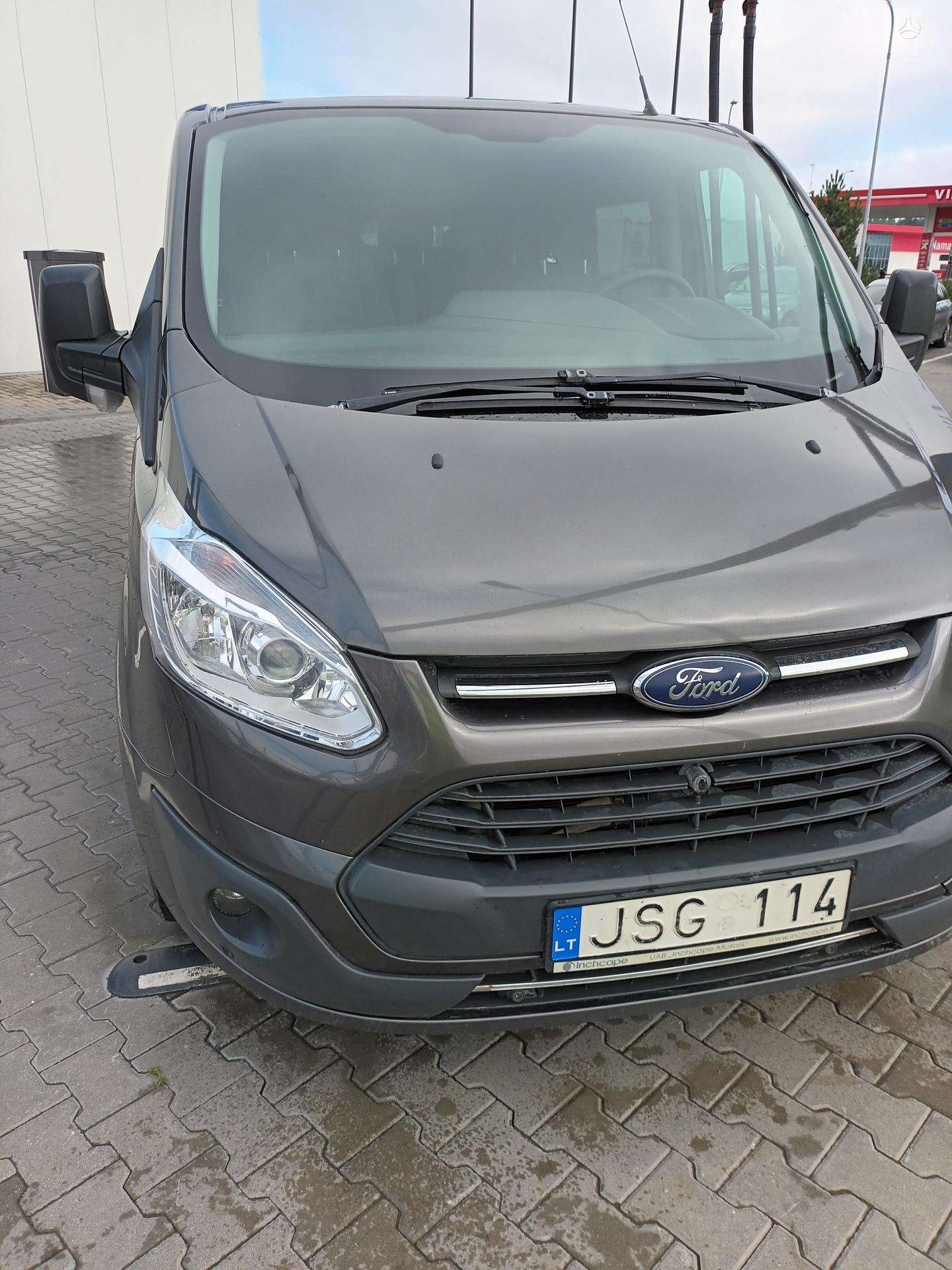 Ford Transit Custom.