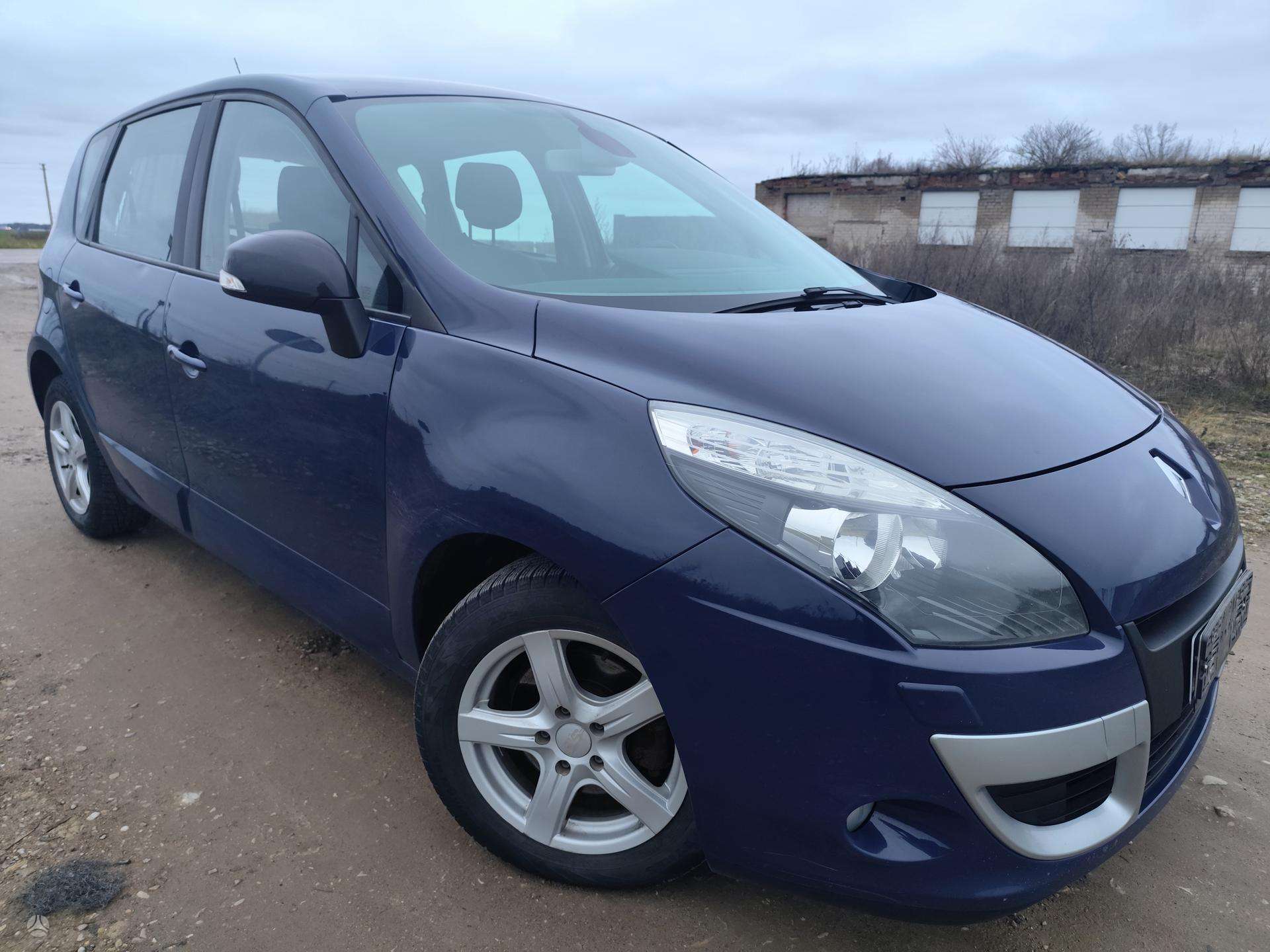Renault Scenic.