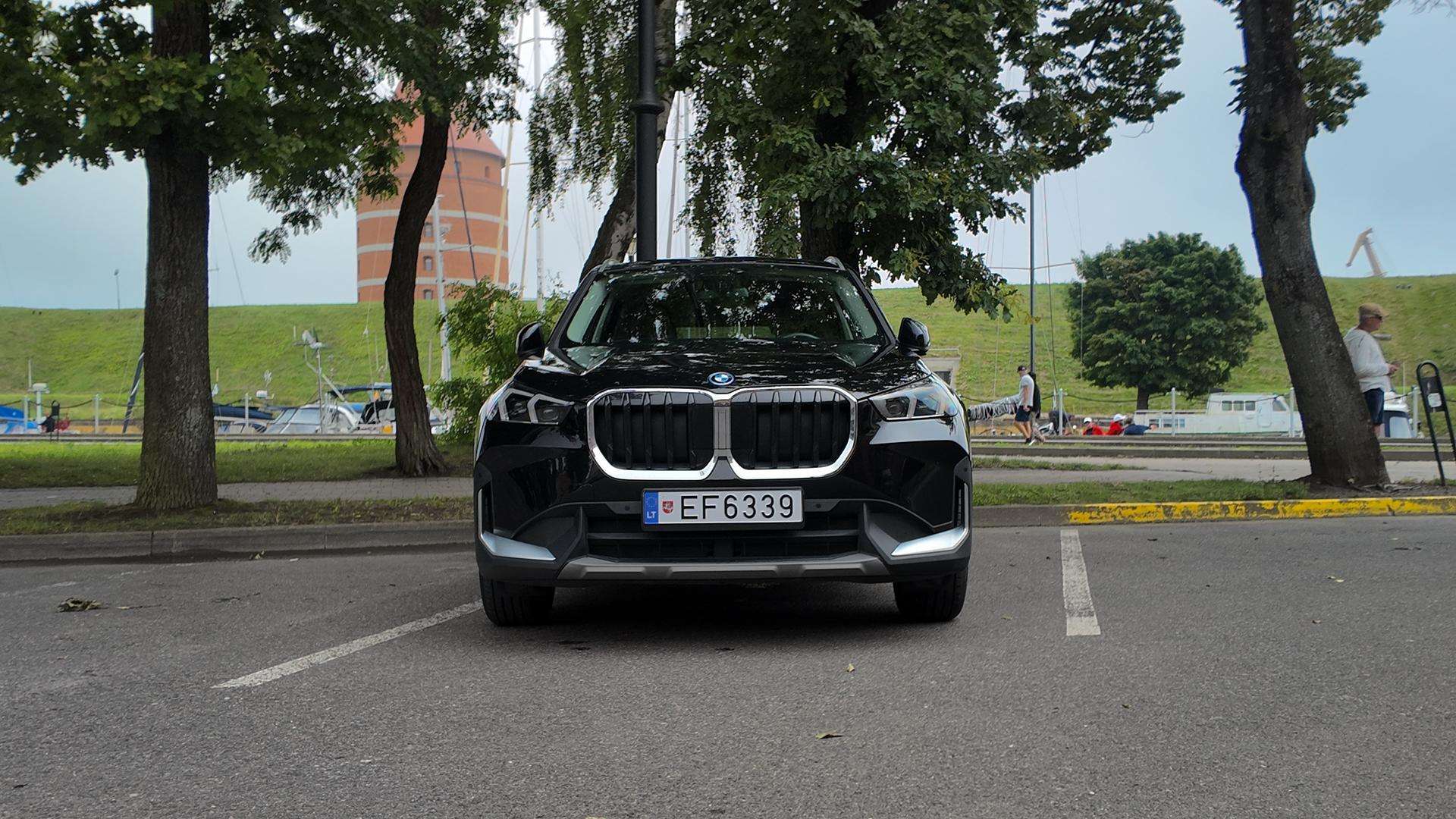 BMW X1.