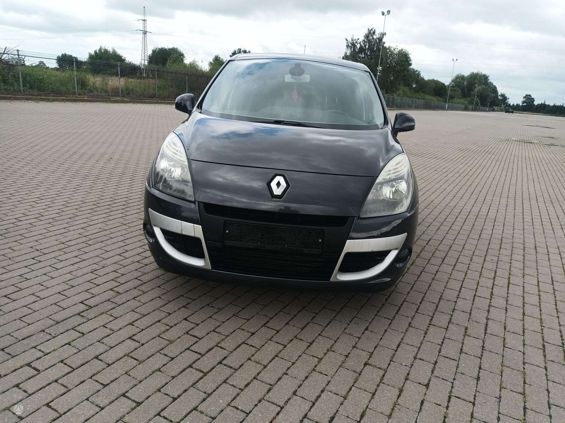 Renault Scenic.