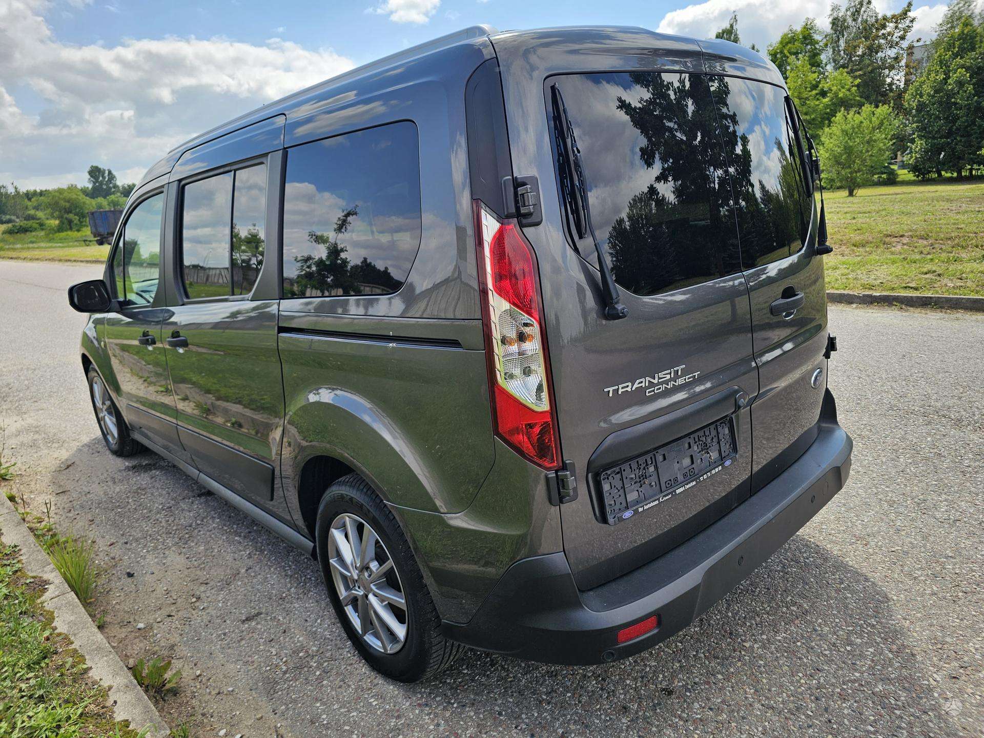Ford Transit Connect.