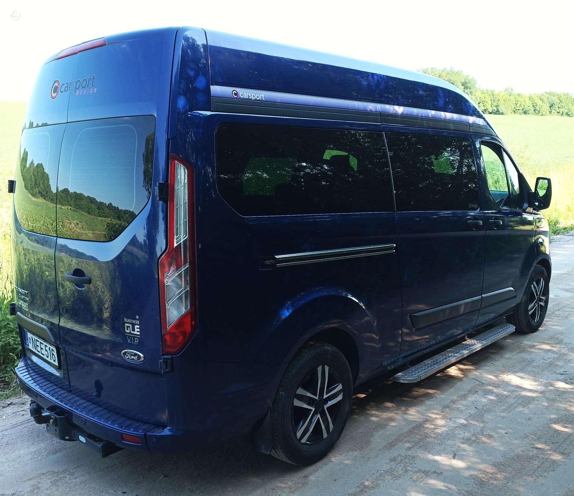 Ford Transit Custom.