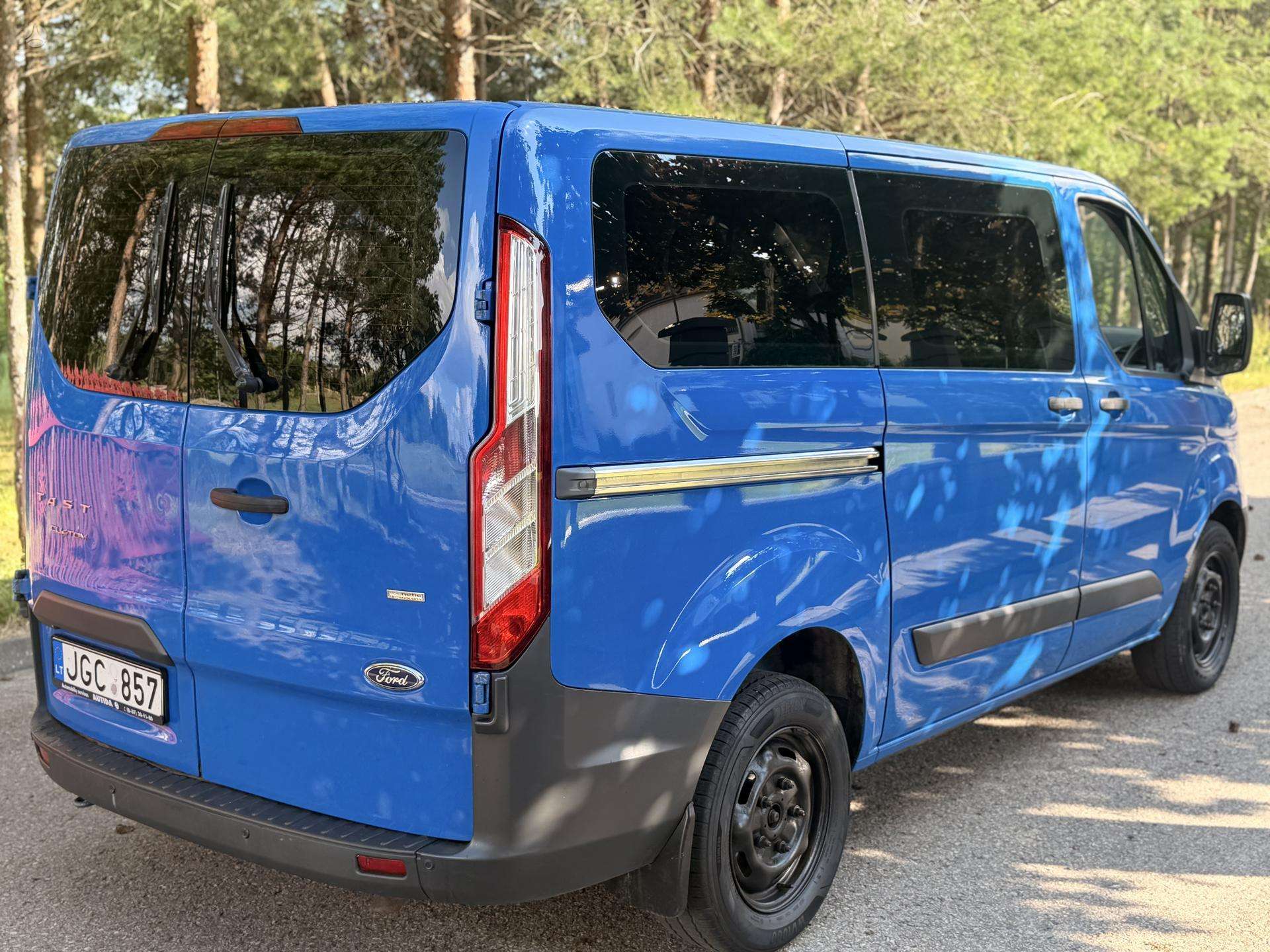 Ford Transit Custom.
