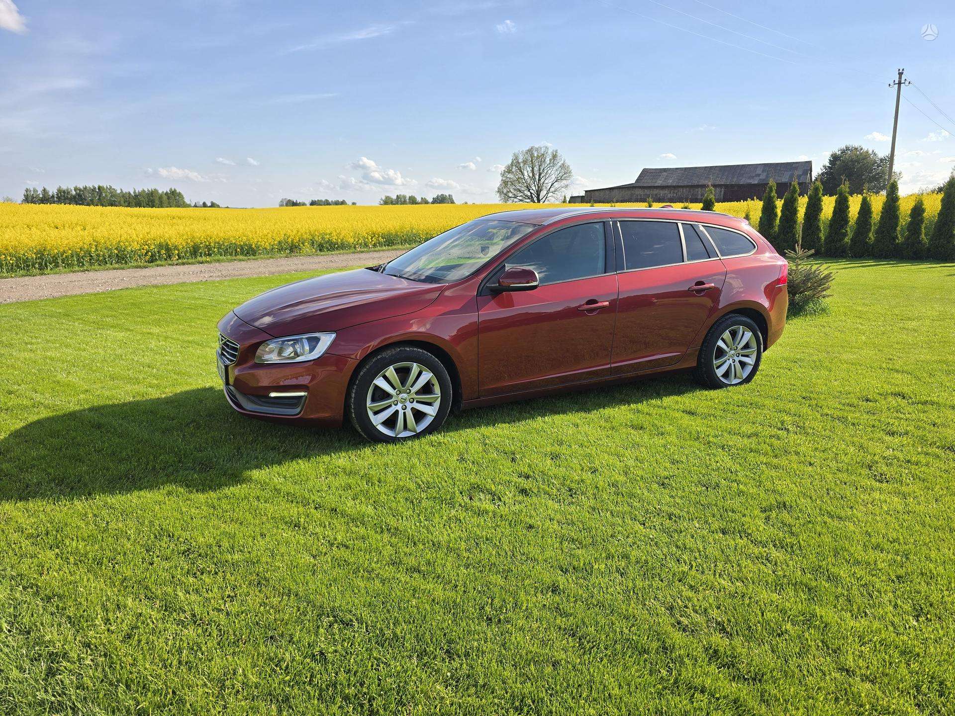 Volvo V60.