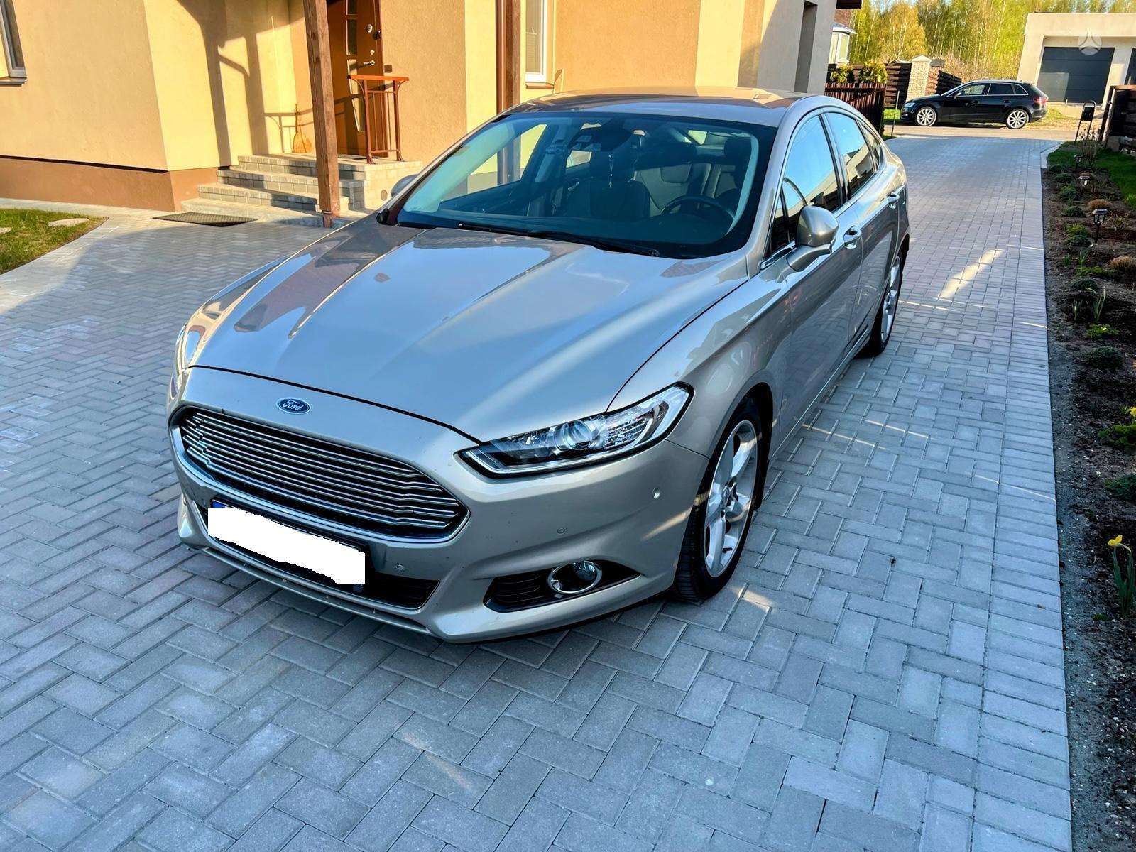 Ford Mondeo.