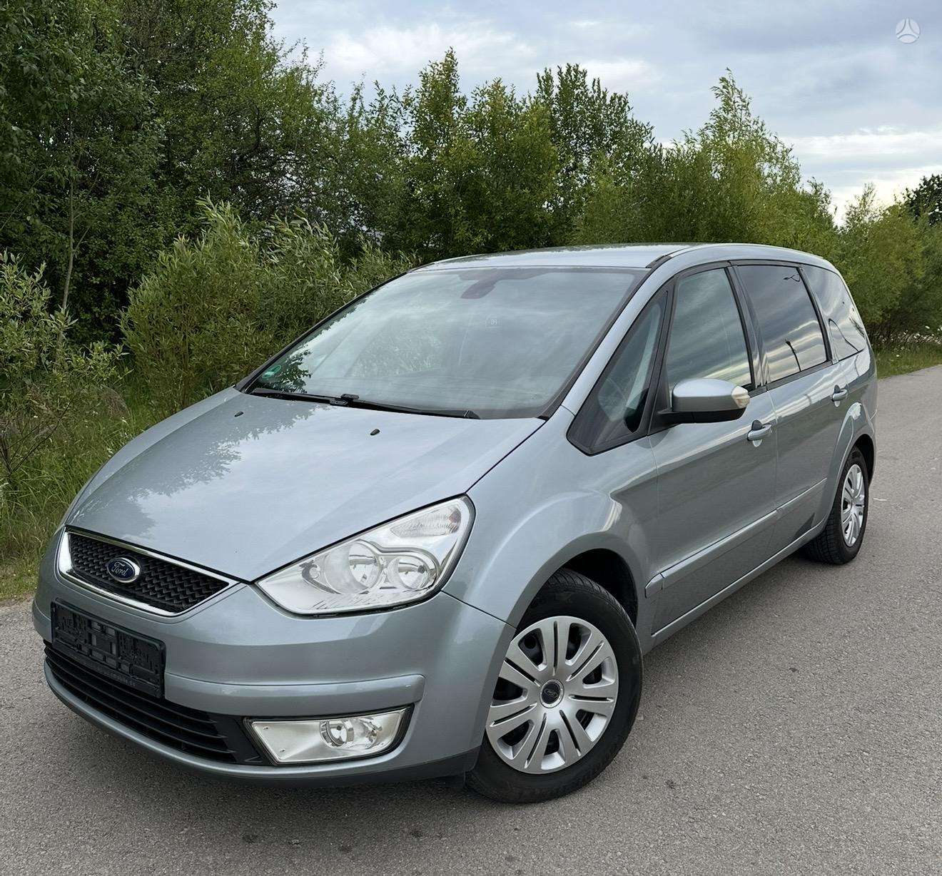 Ford Galaxy.