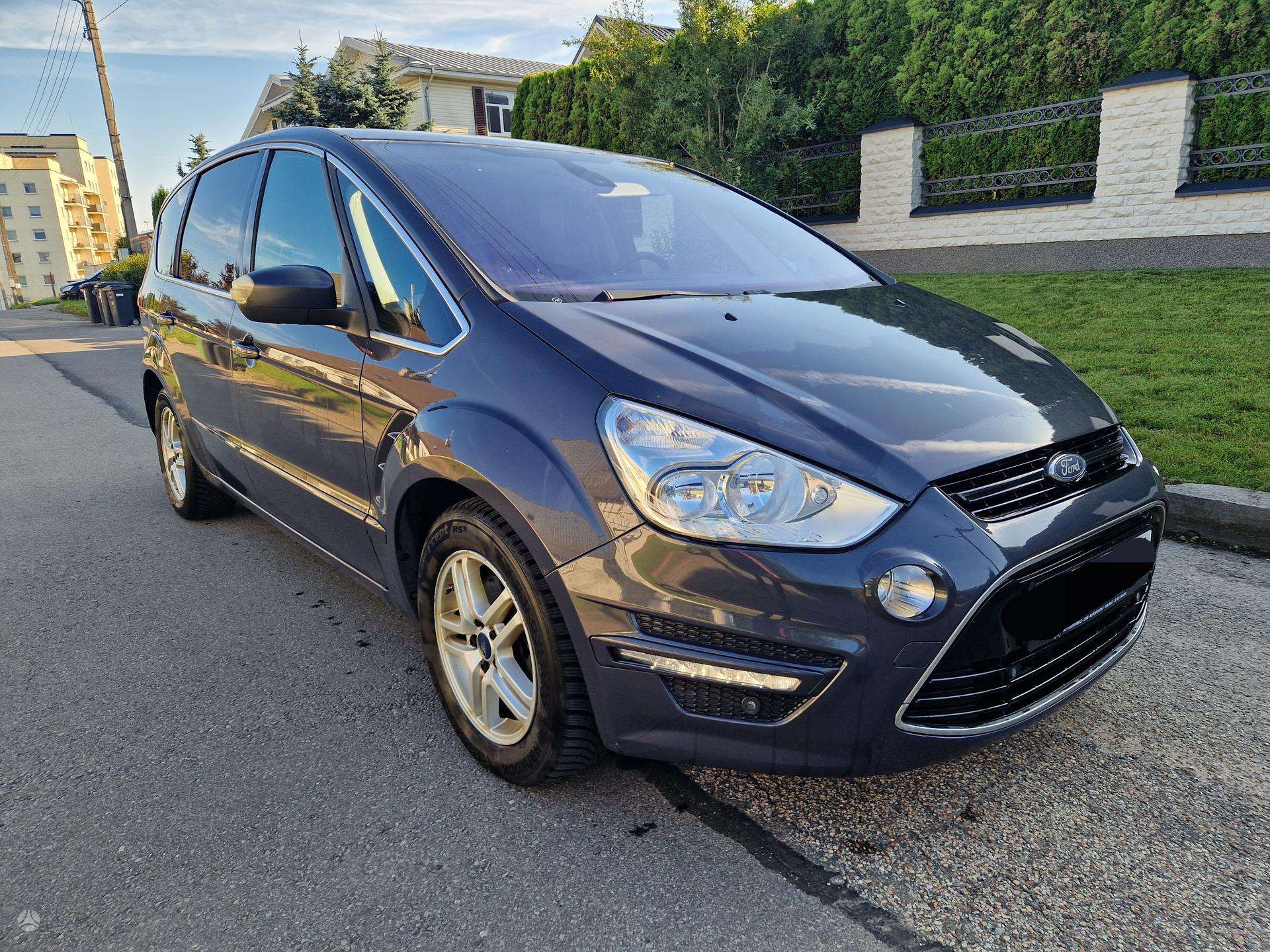 Ford S-MAX.