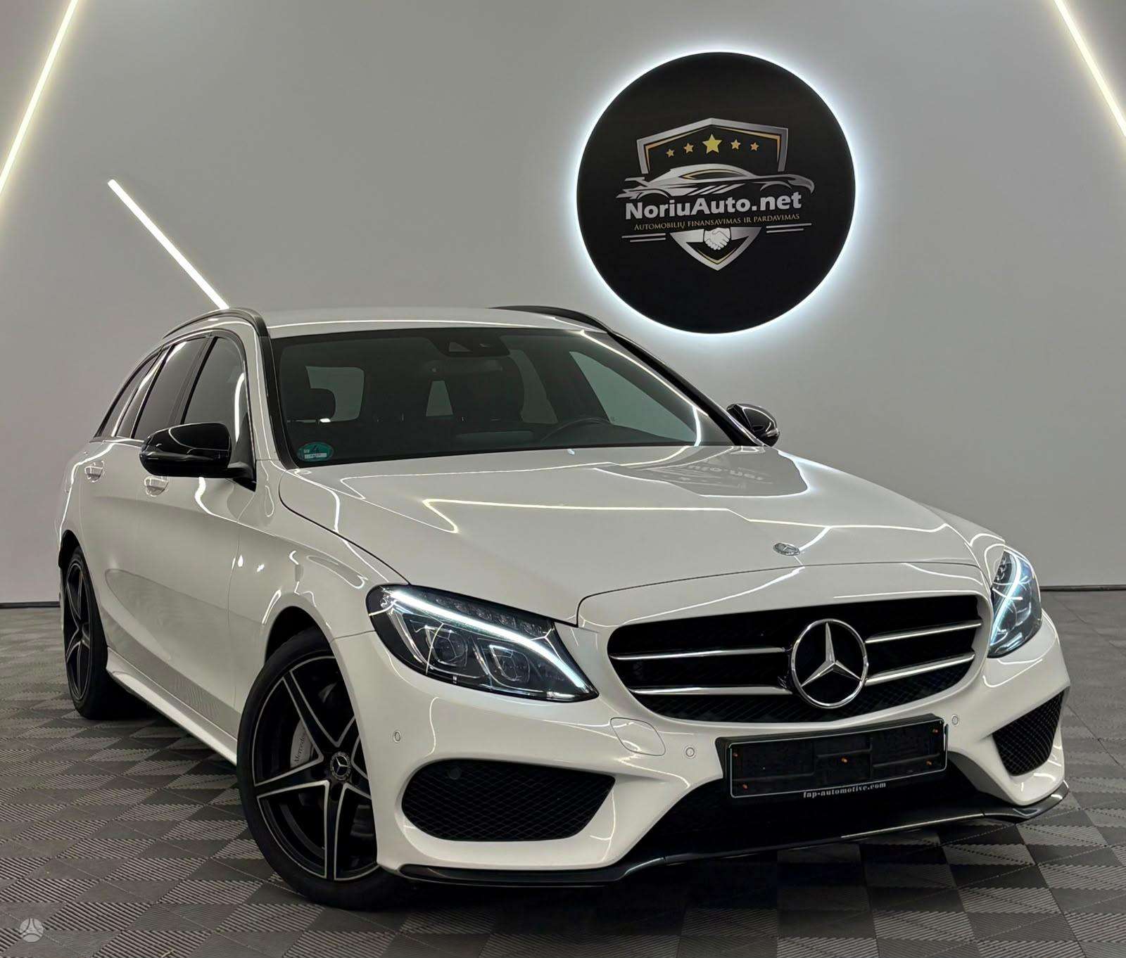 Mercedes-Benz C300.