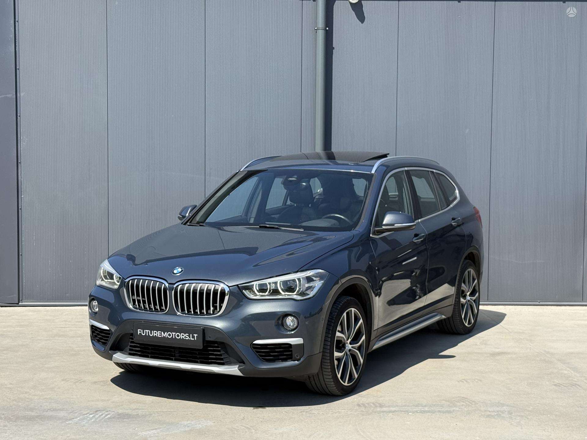 BMW X1.