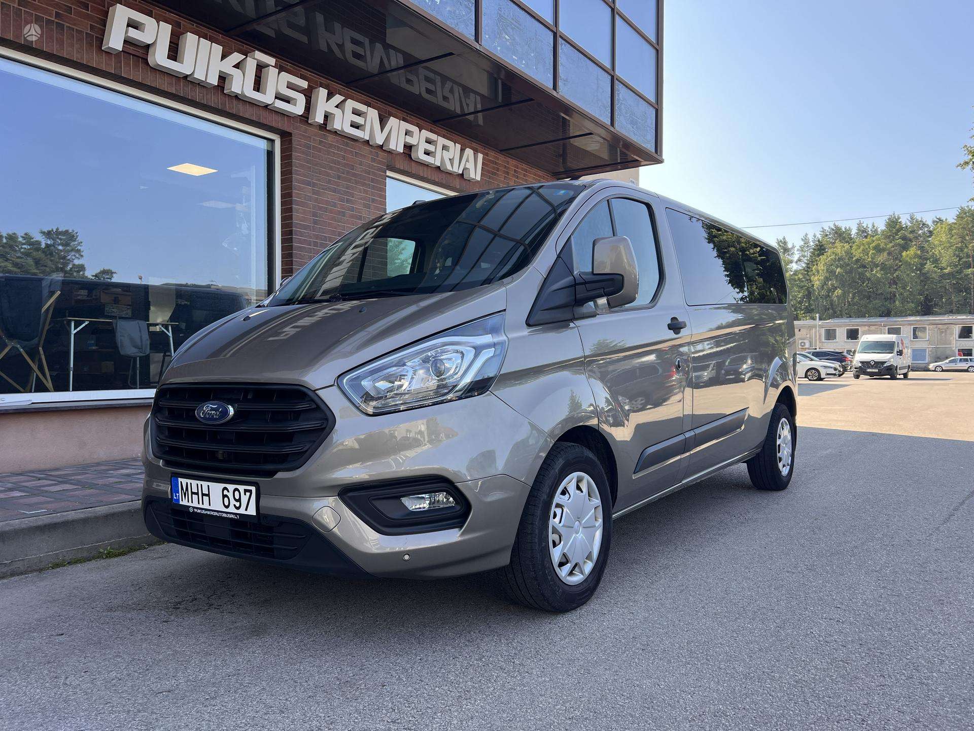 Ford Transit Custom.
