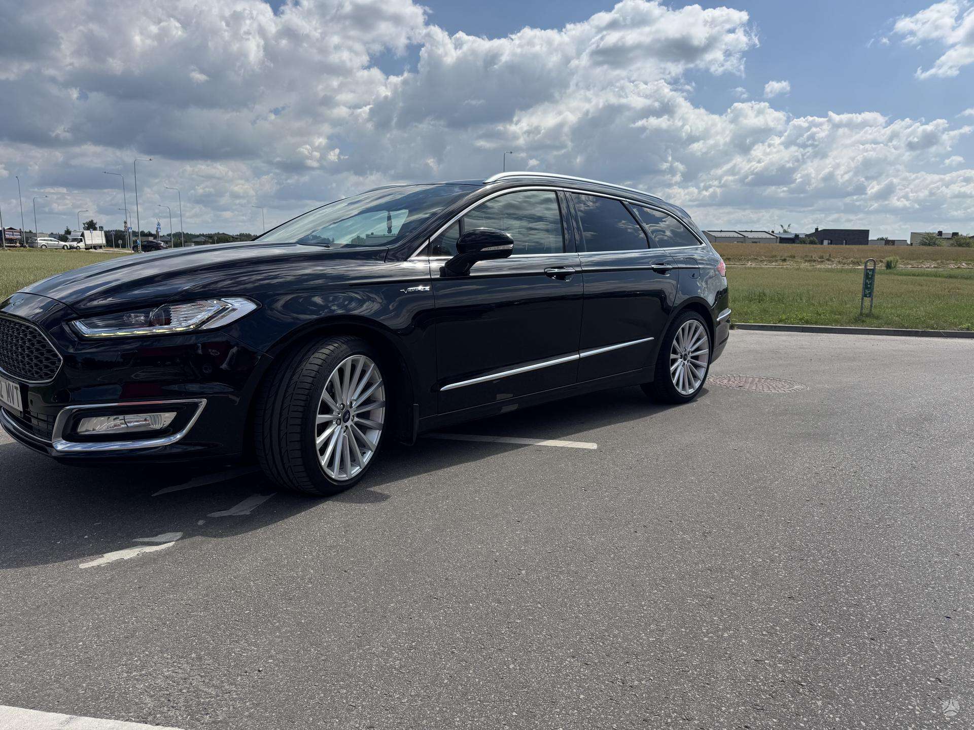 Ford Mondeo.