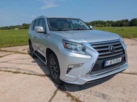 Lexus GX 460.