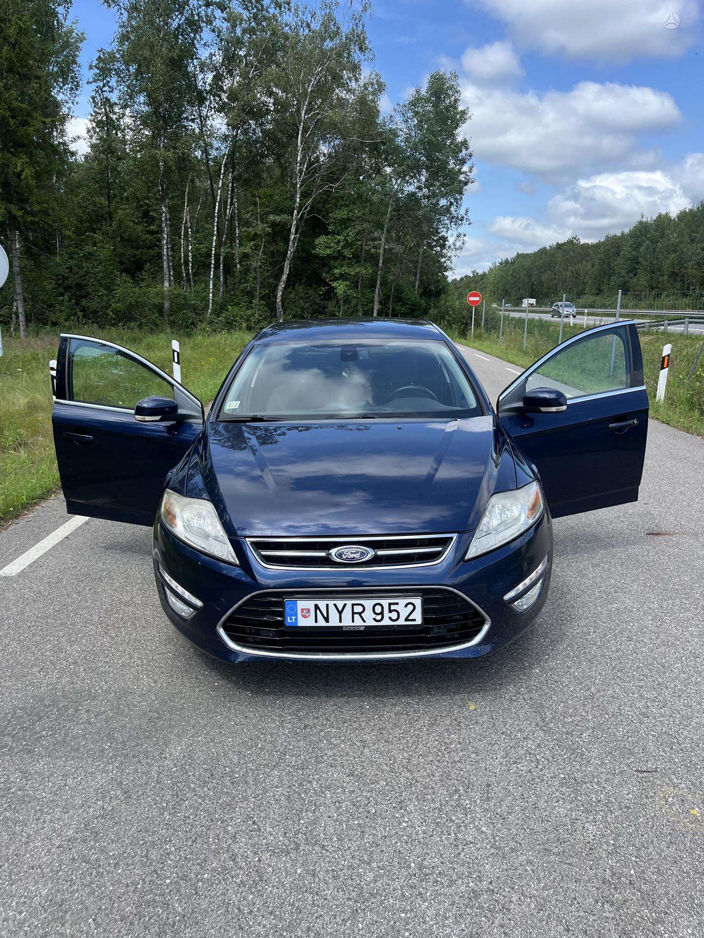 Ford Mondeo.