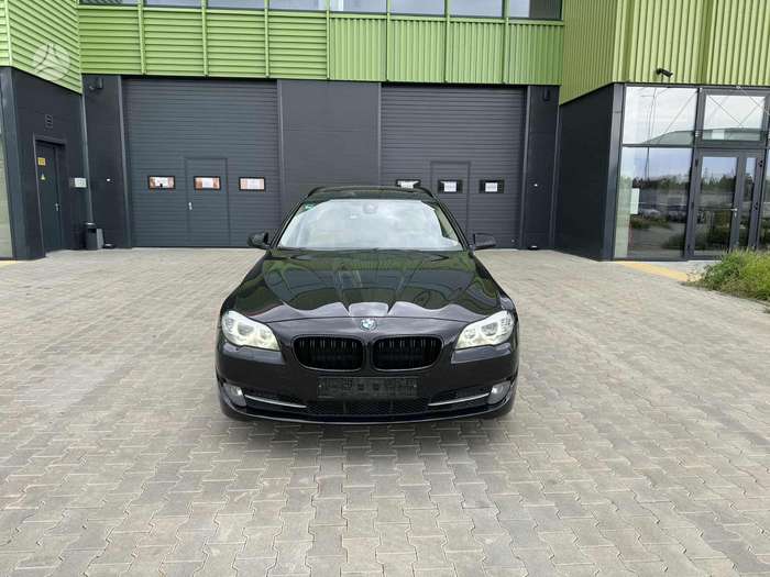 BMW 530.