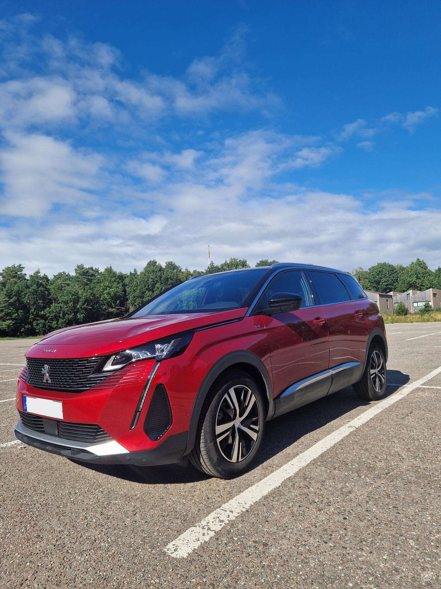 Peugeot 5008.