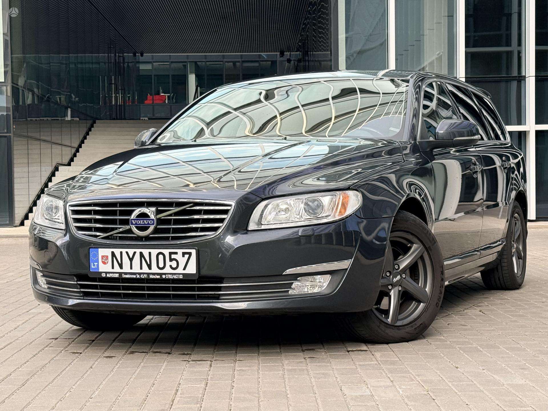 Volvo V70.