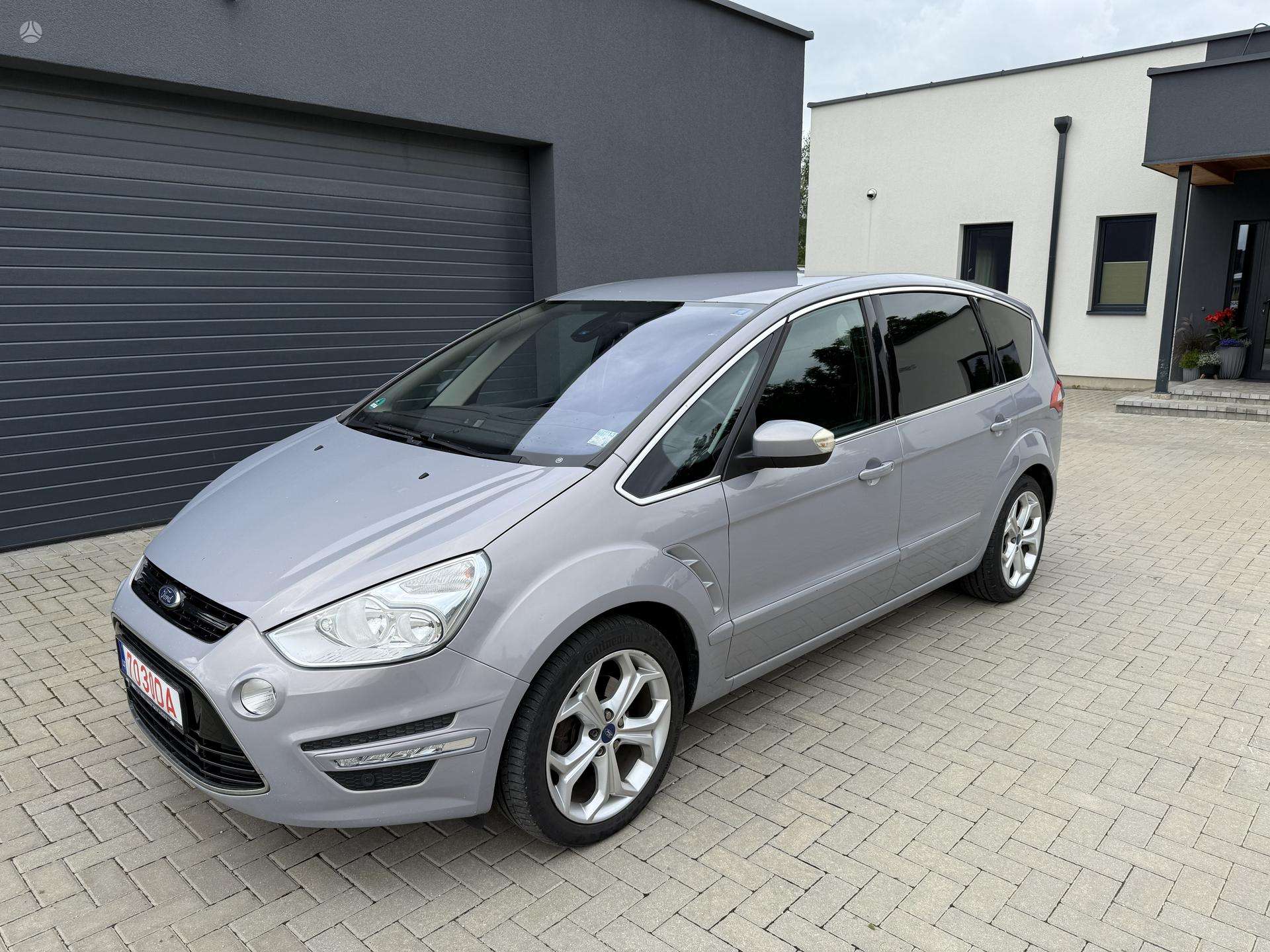Ford S-MAX.