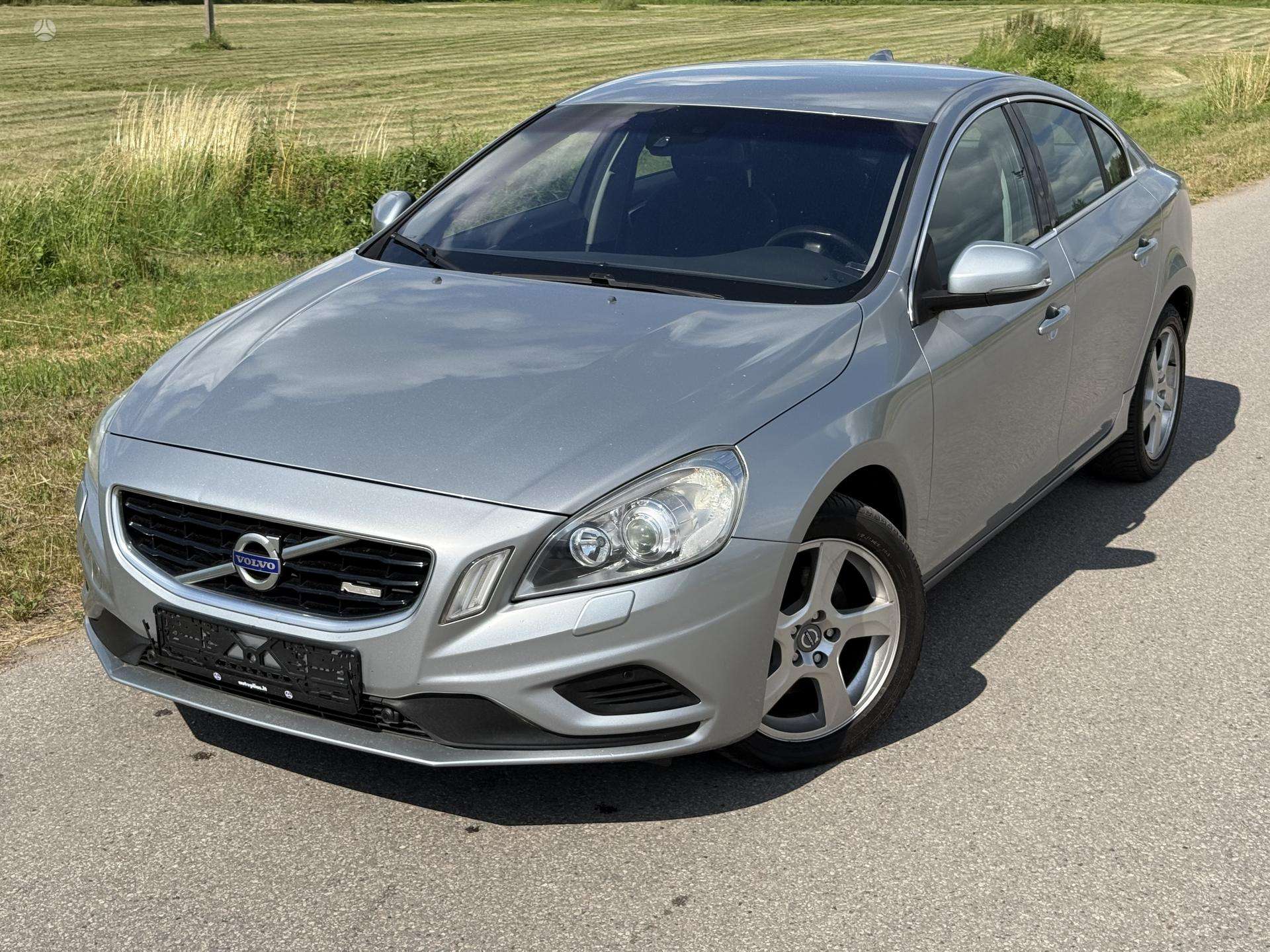 Volvo S60.
