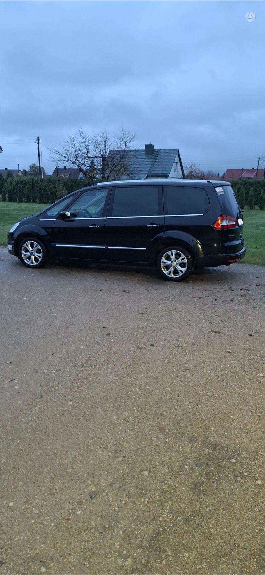 Ford Galaxy.