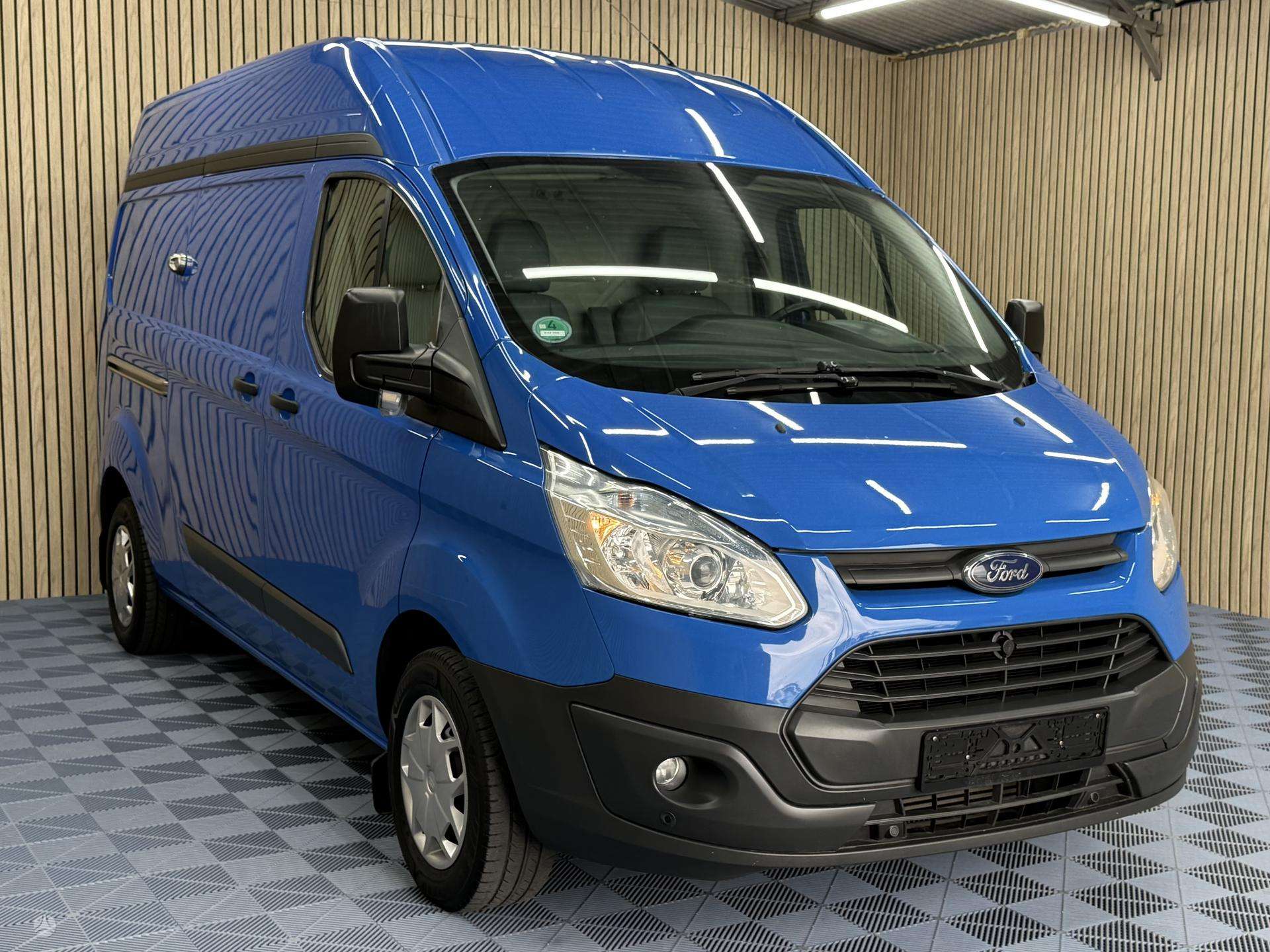 Ford Transit Custom.