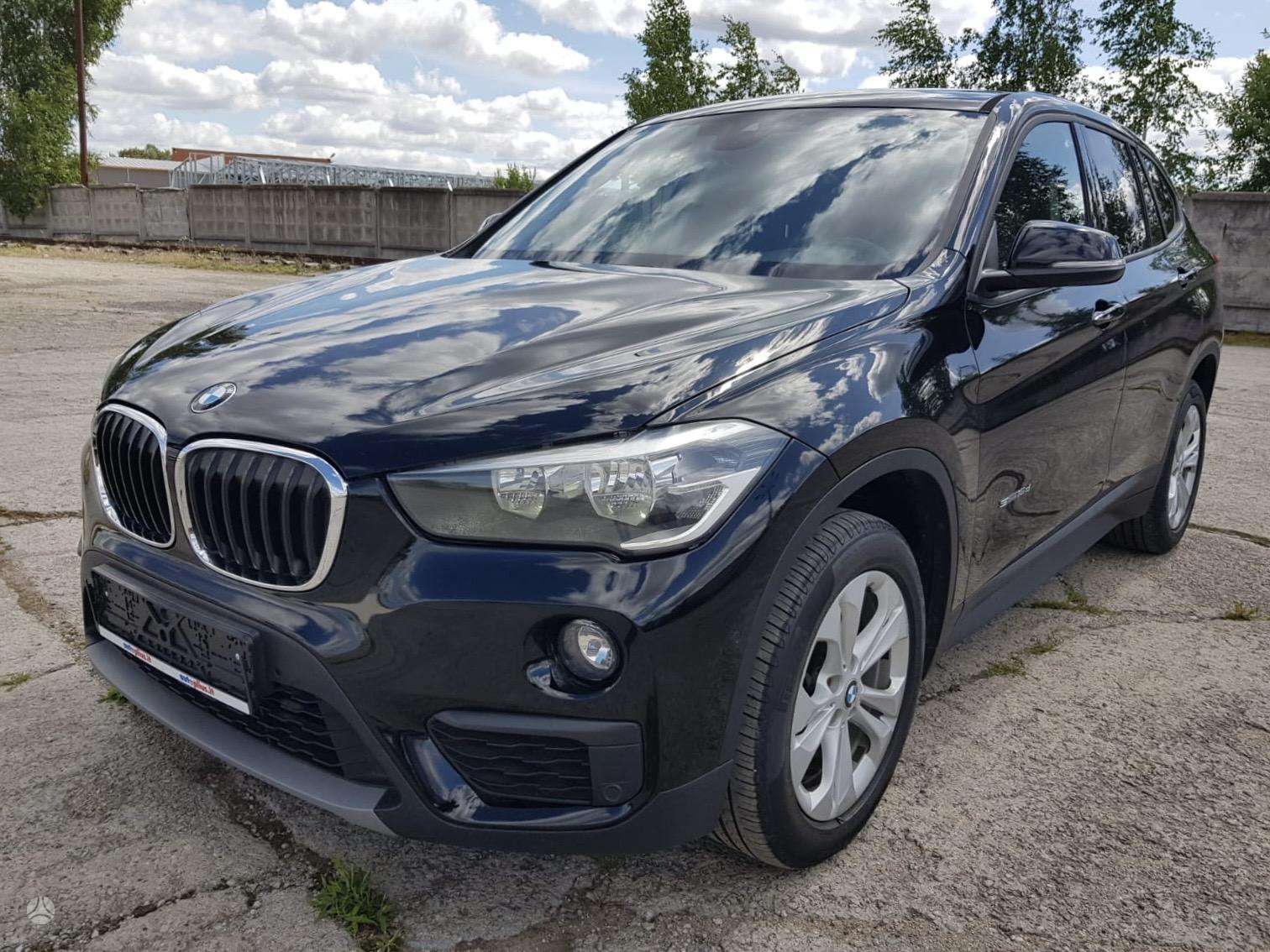 BMW X1.