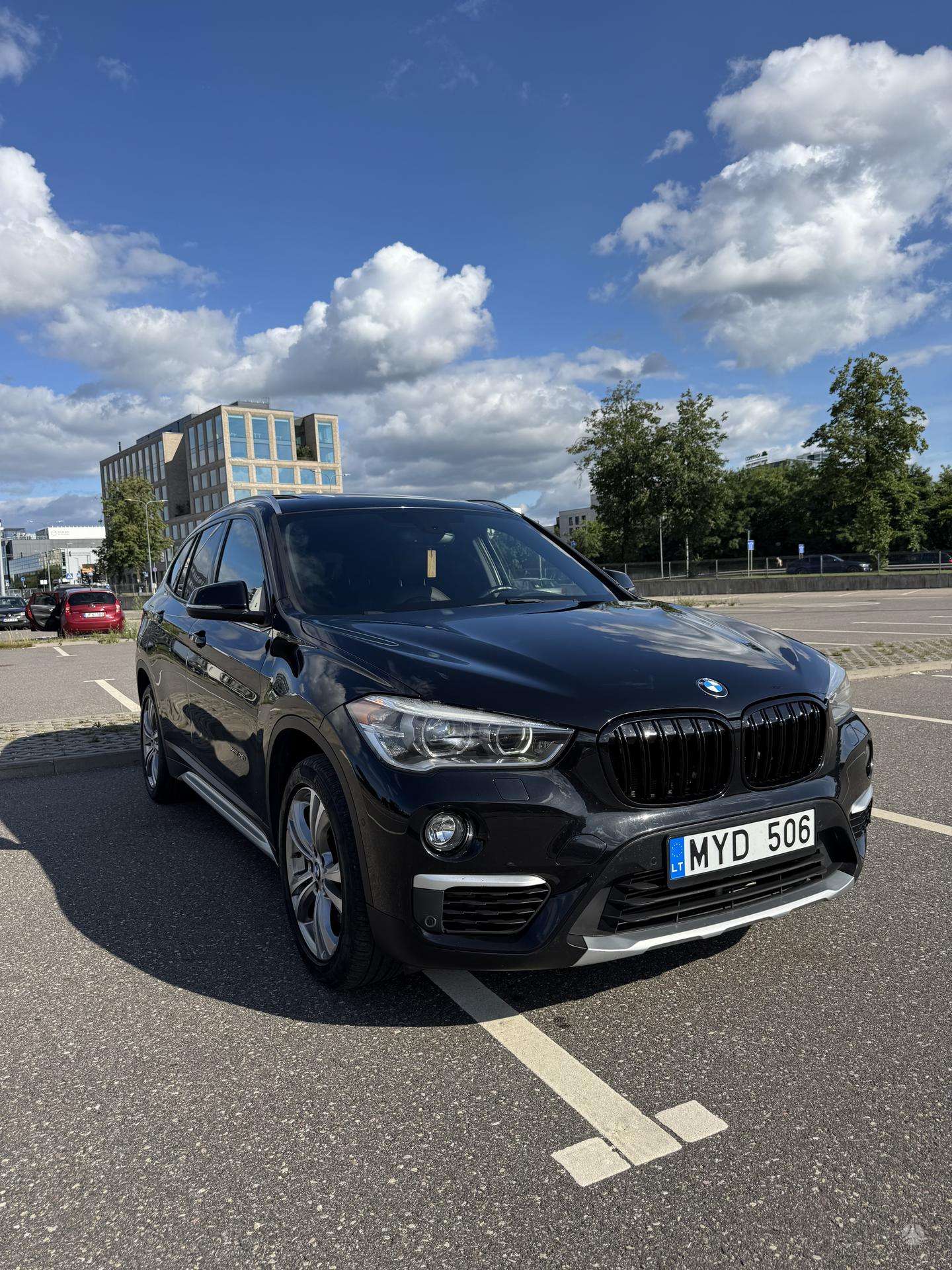 BMW X1.