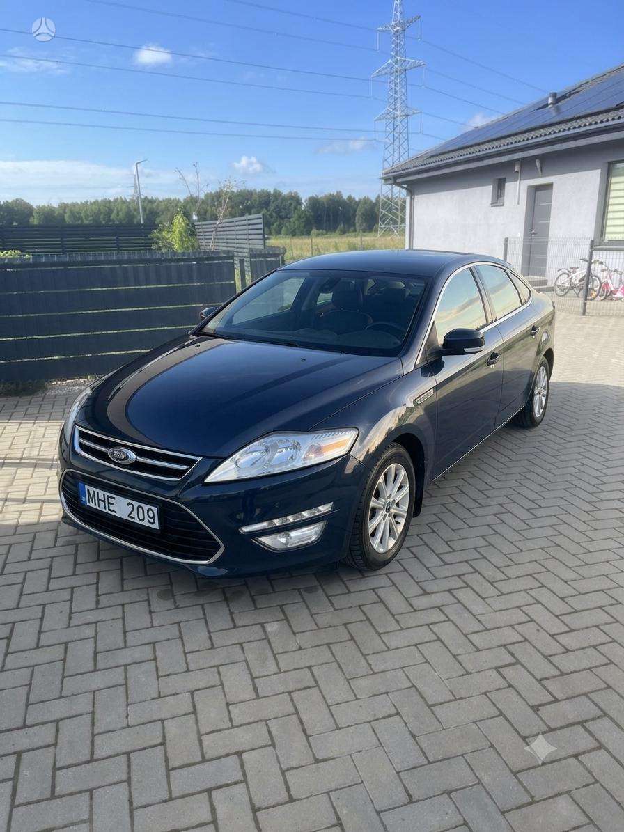 Ford Mondeo.
