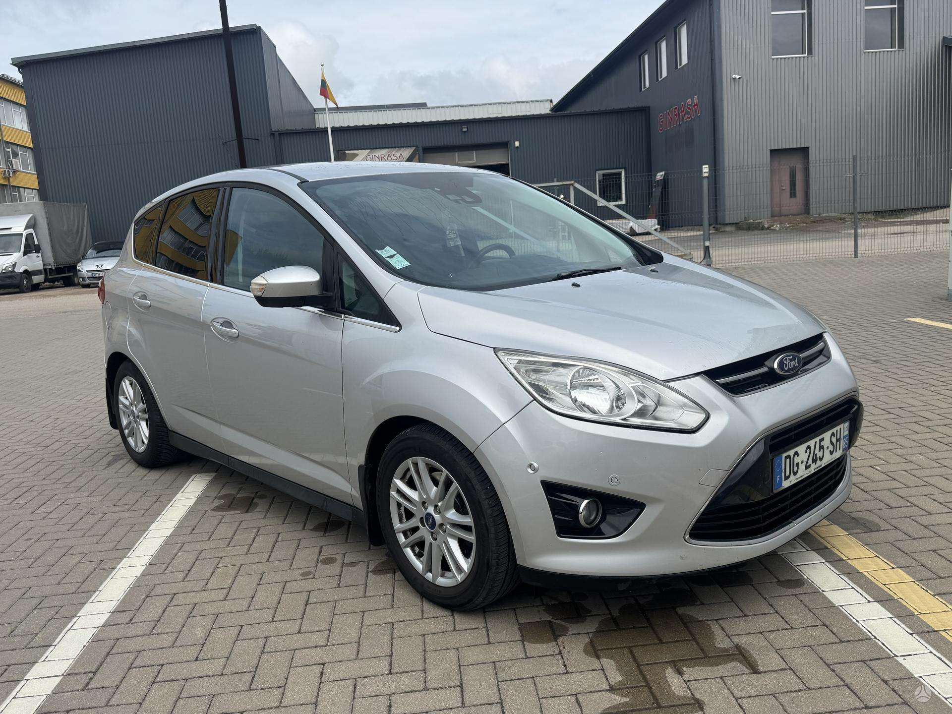 Ford C-MAX.