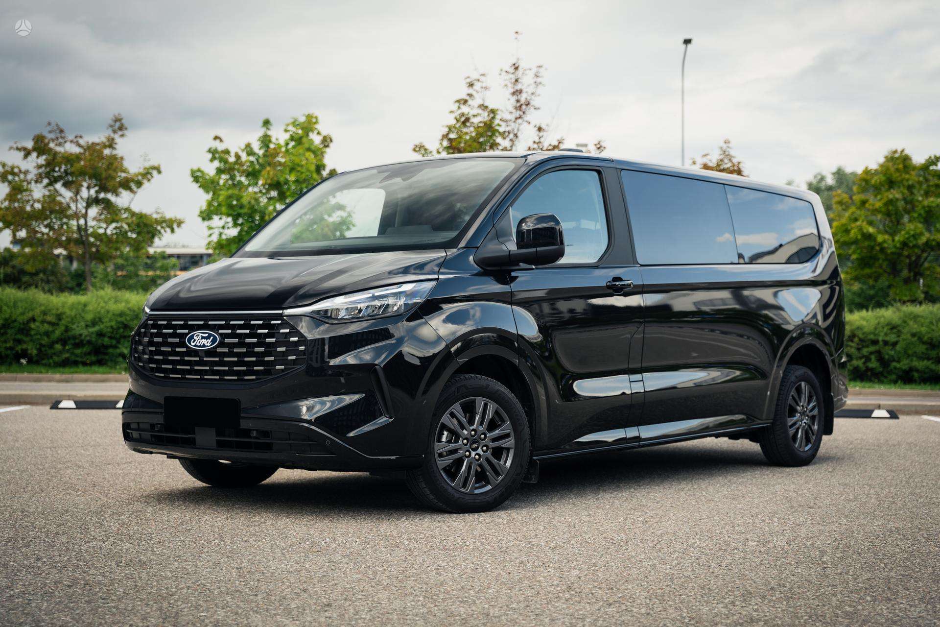 Ford Tourneo Custom.