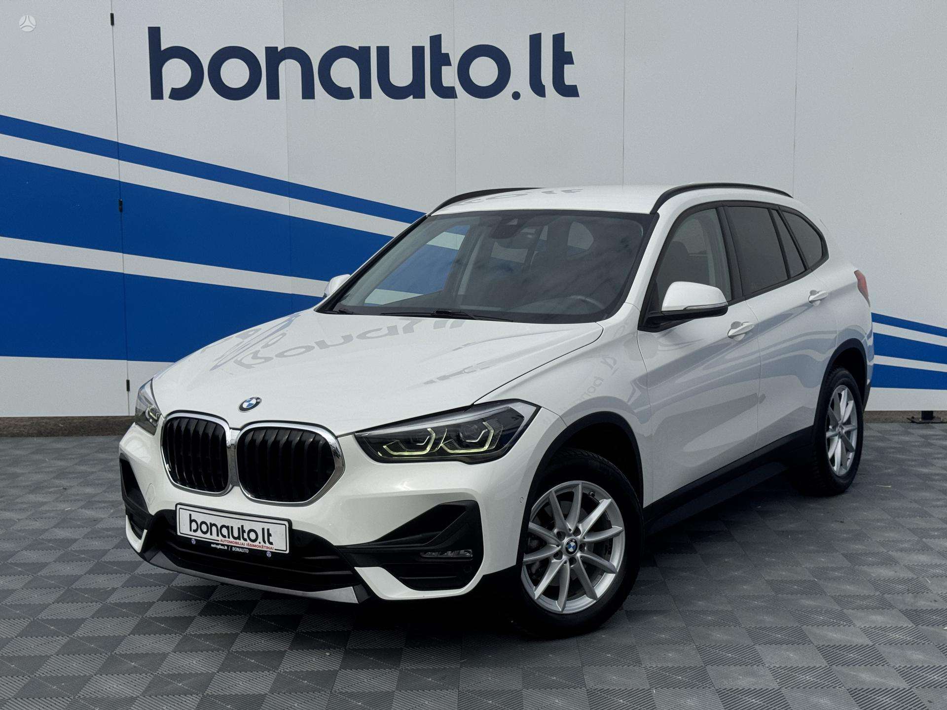 BMW X1.