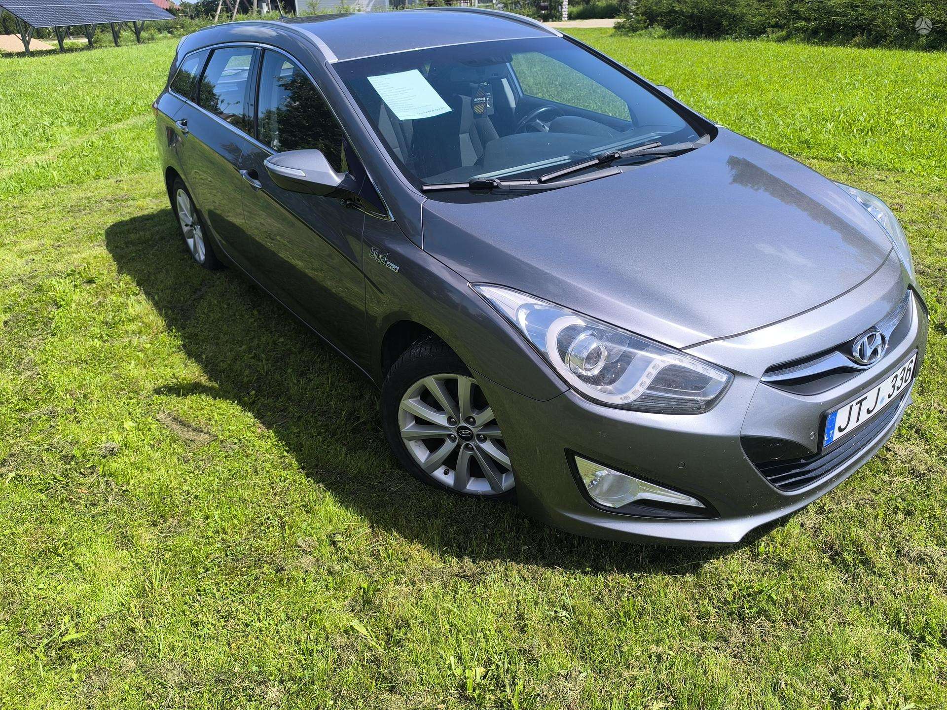 Hyundai i40.