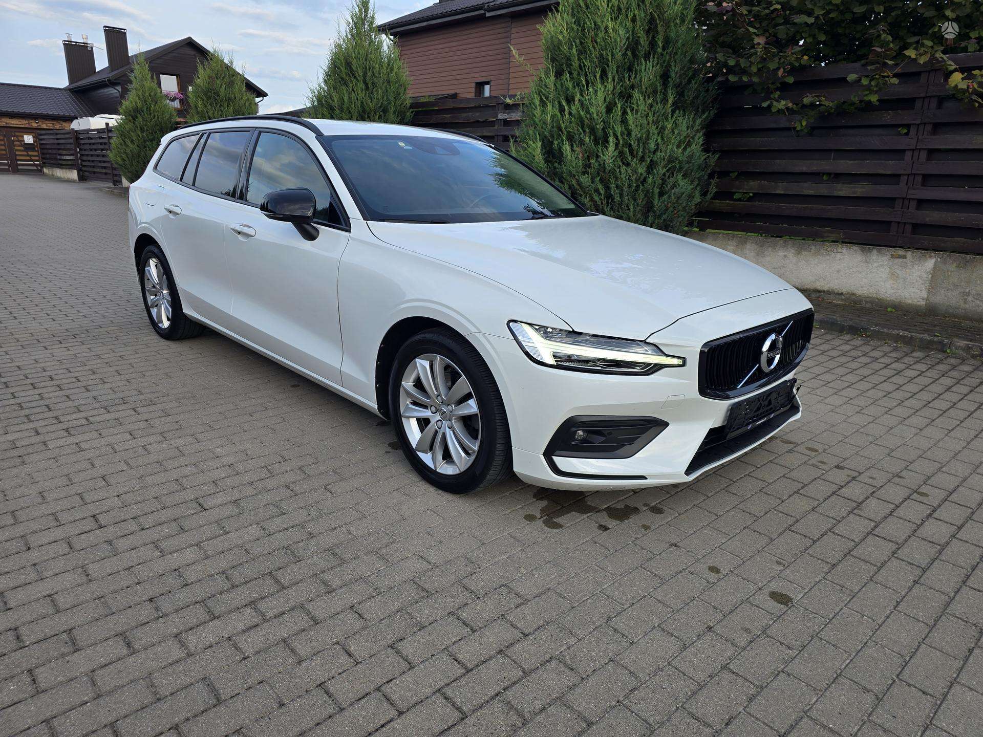 Volvo V60.