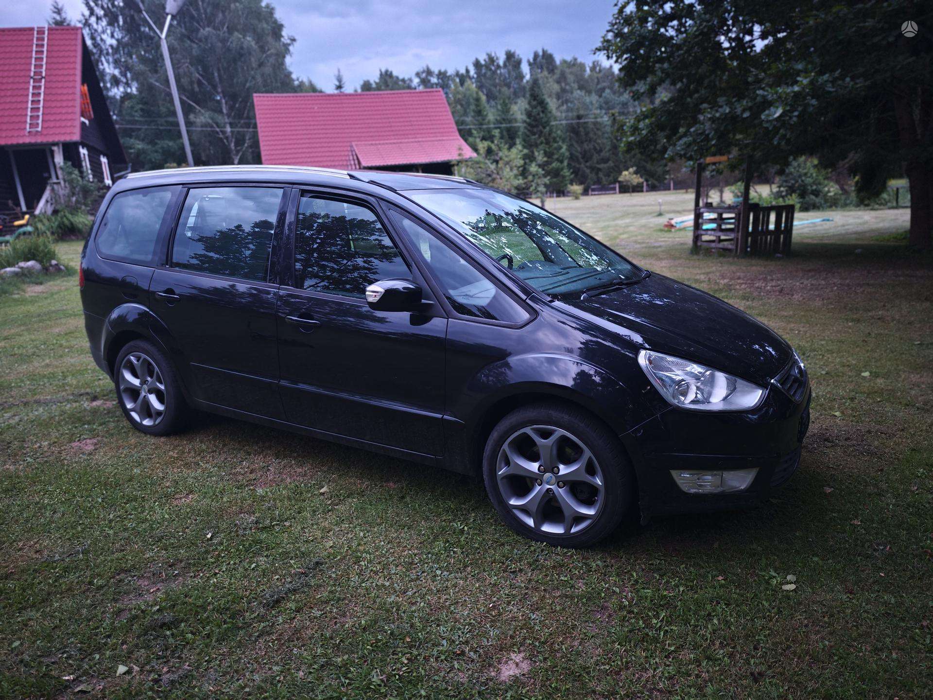 Ford Galaxy.