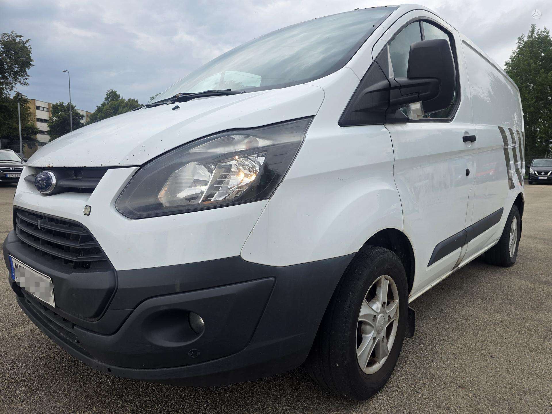 Ford Transit Custom.