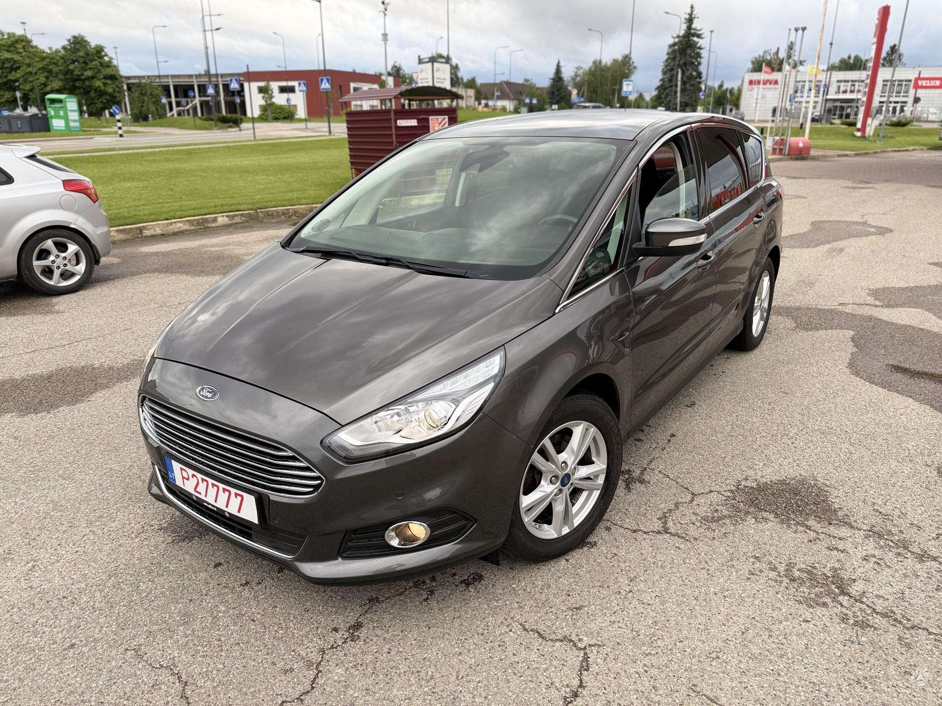 Ford S-MAX.